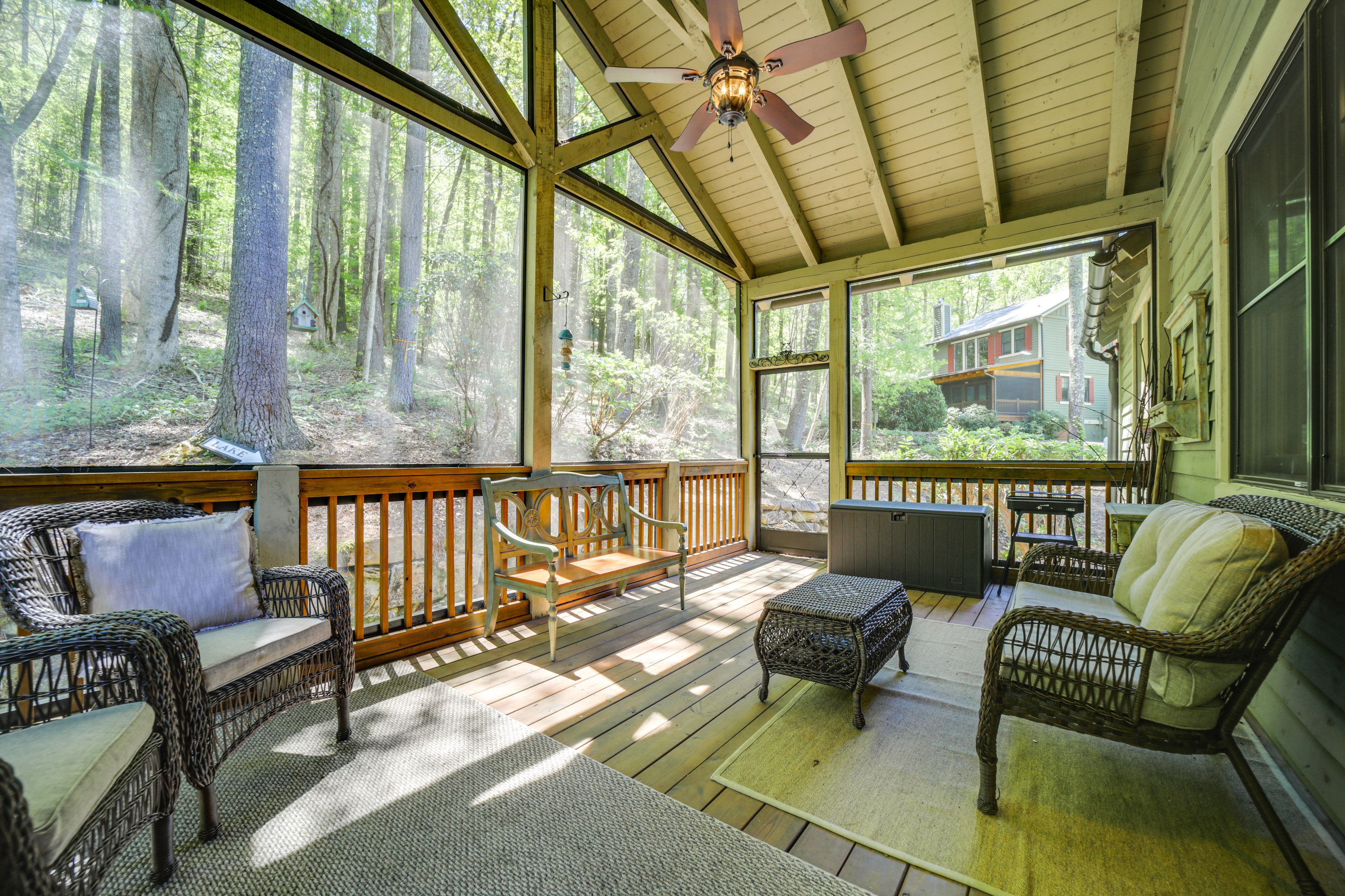 Tuckasegee Vacation Rental | 2BR | 2BA | 1,369 Sq Ft | Stairs Required