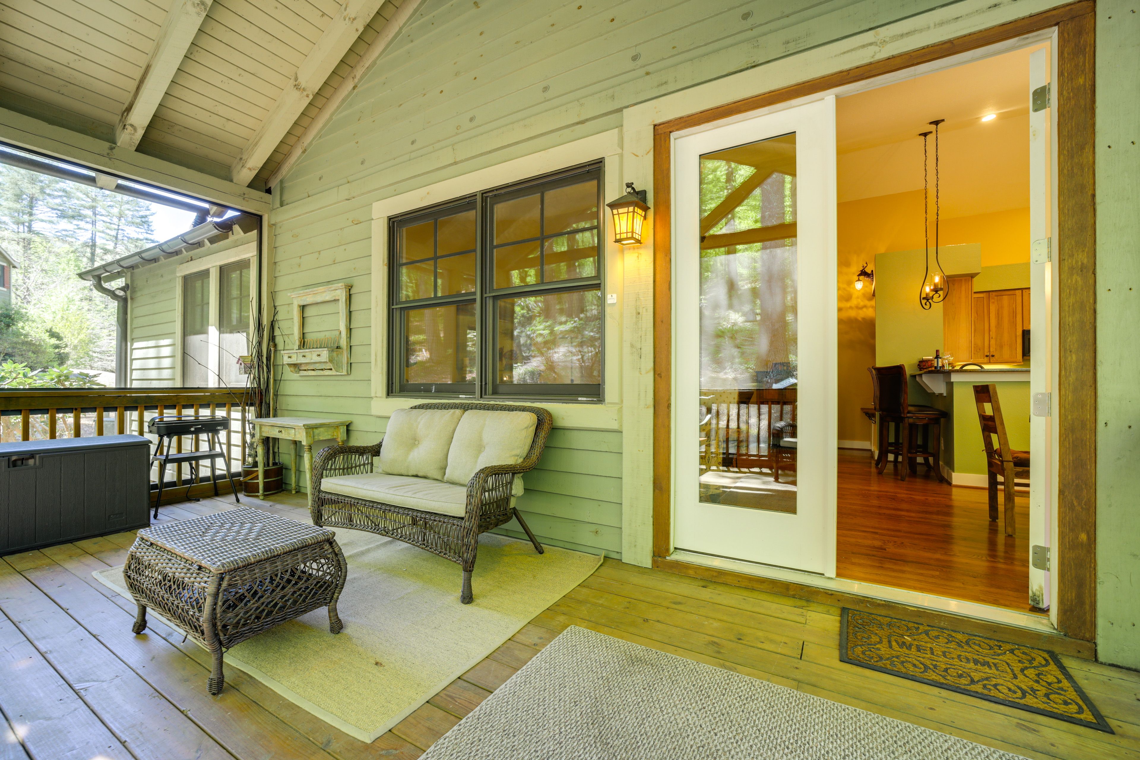 Screened-In Porch