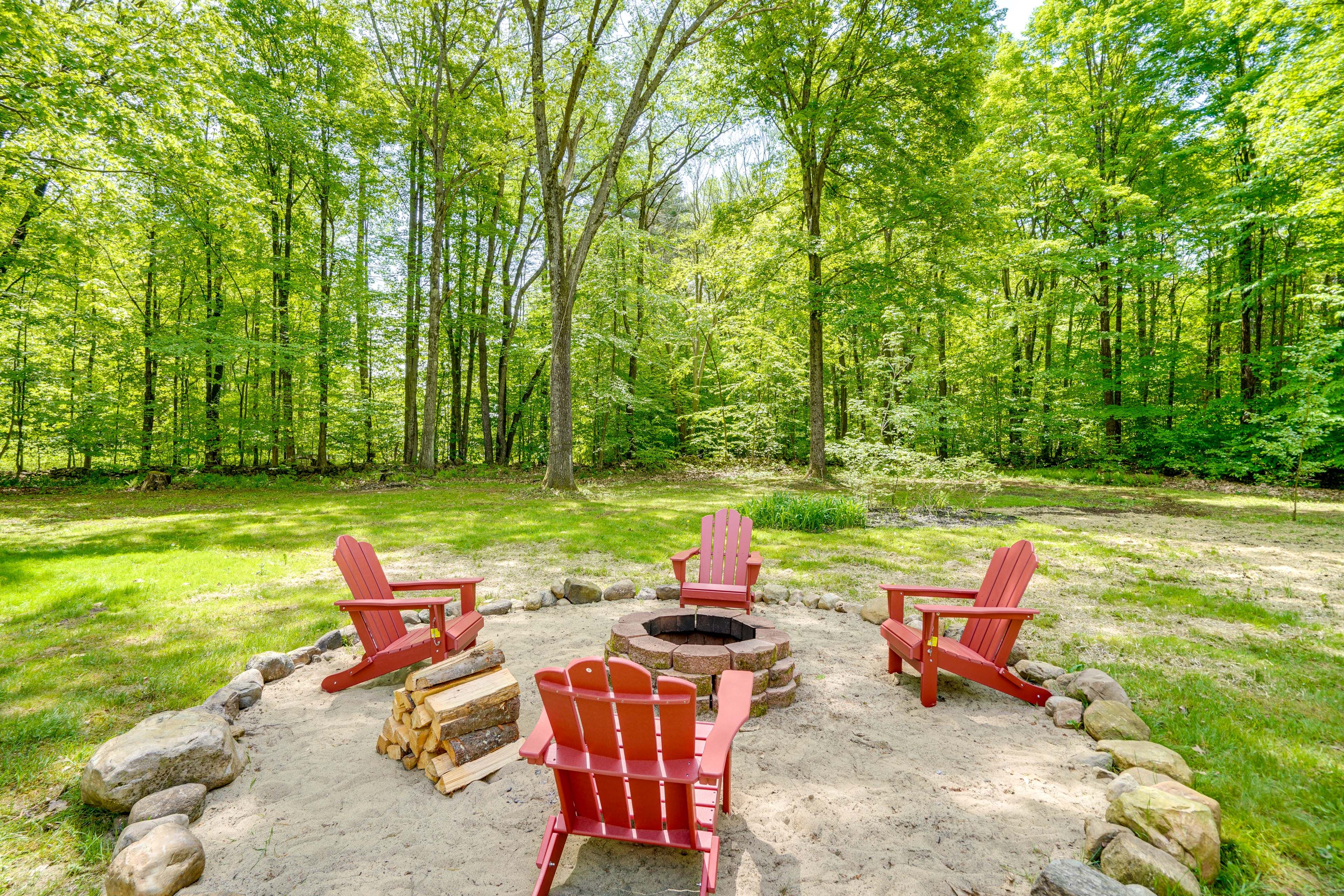 Private 2-Acre Yard