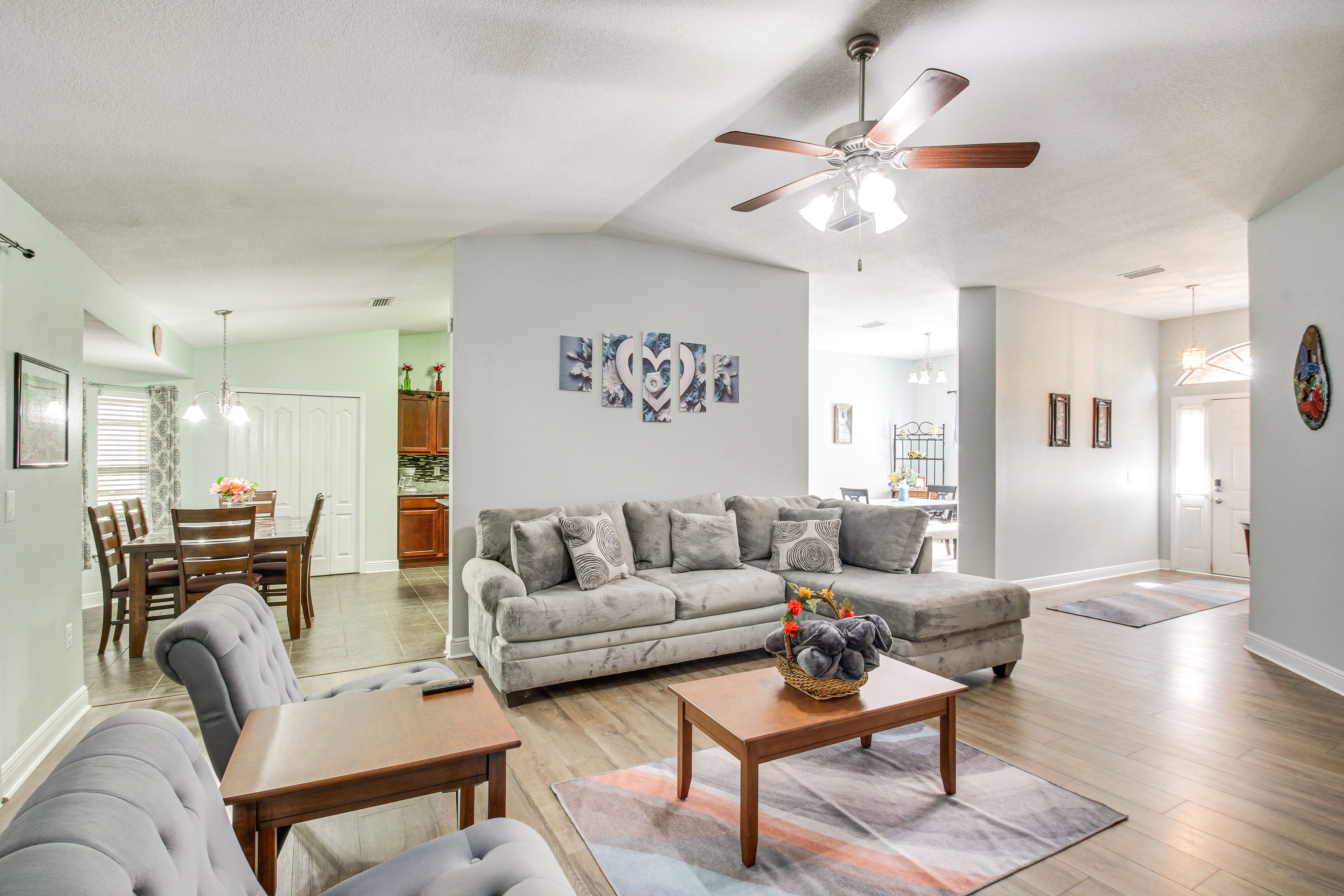 Crestview Vacation Rental | 5BR | 3BA | 3,014 Sq Ft | 1 Step to Enter