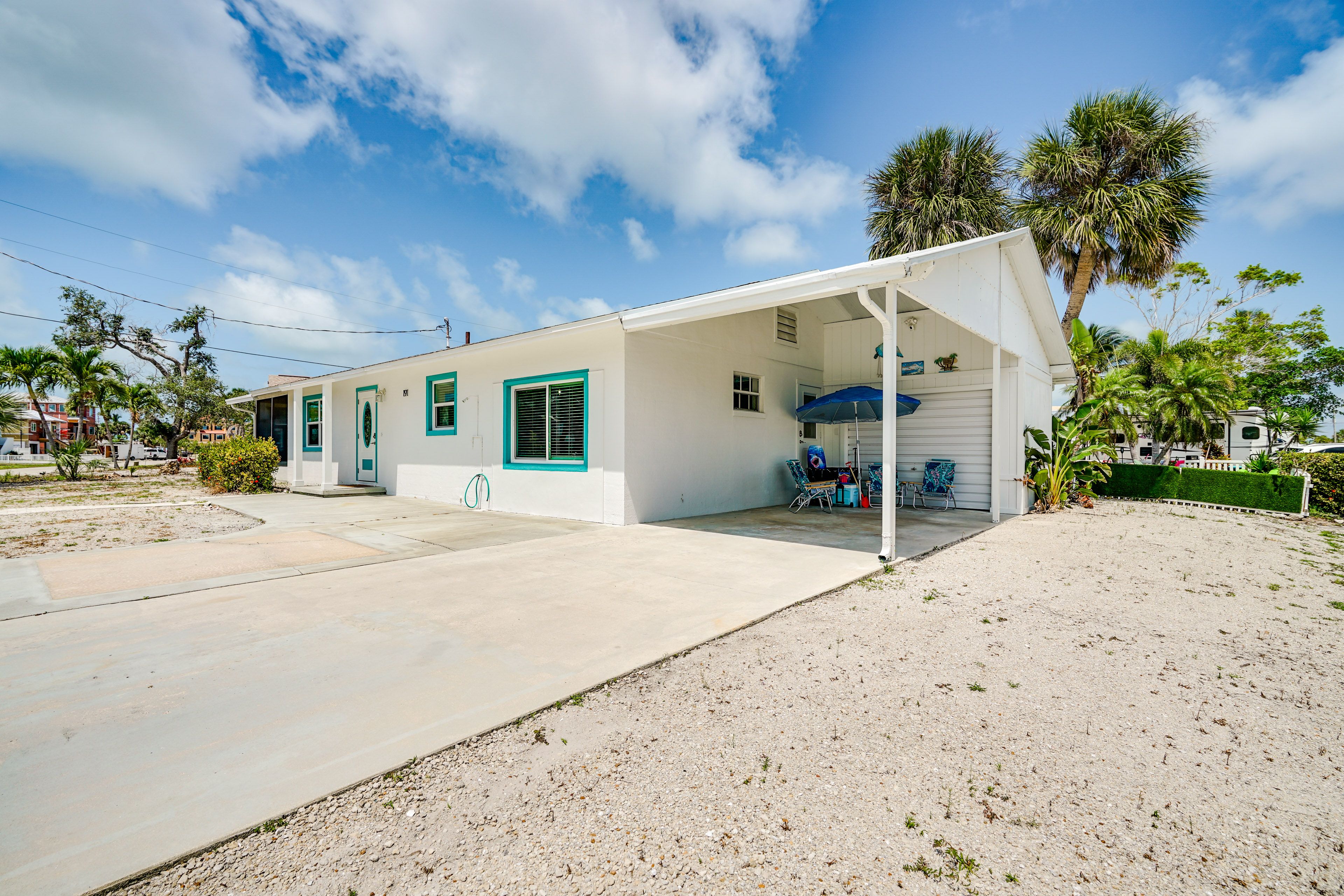 Parking | Carport (1 Vehicle) | Driveway (2 Vehicles)