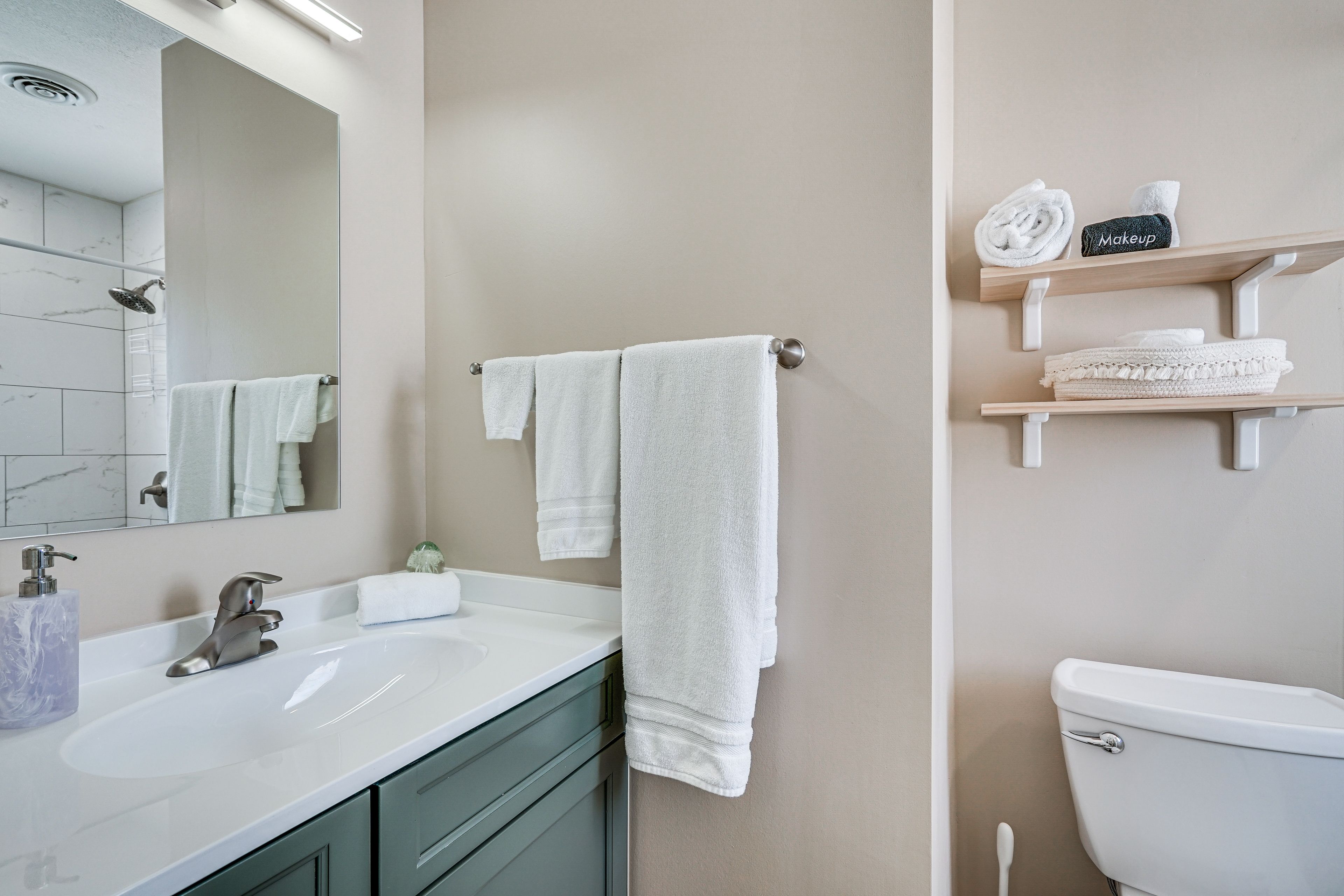 Full Bath | Complimentary Toiletries