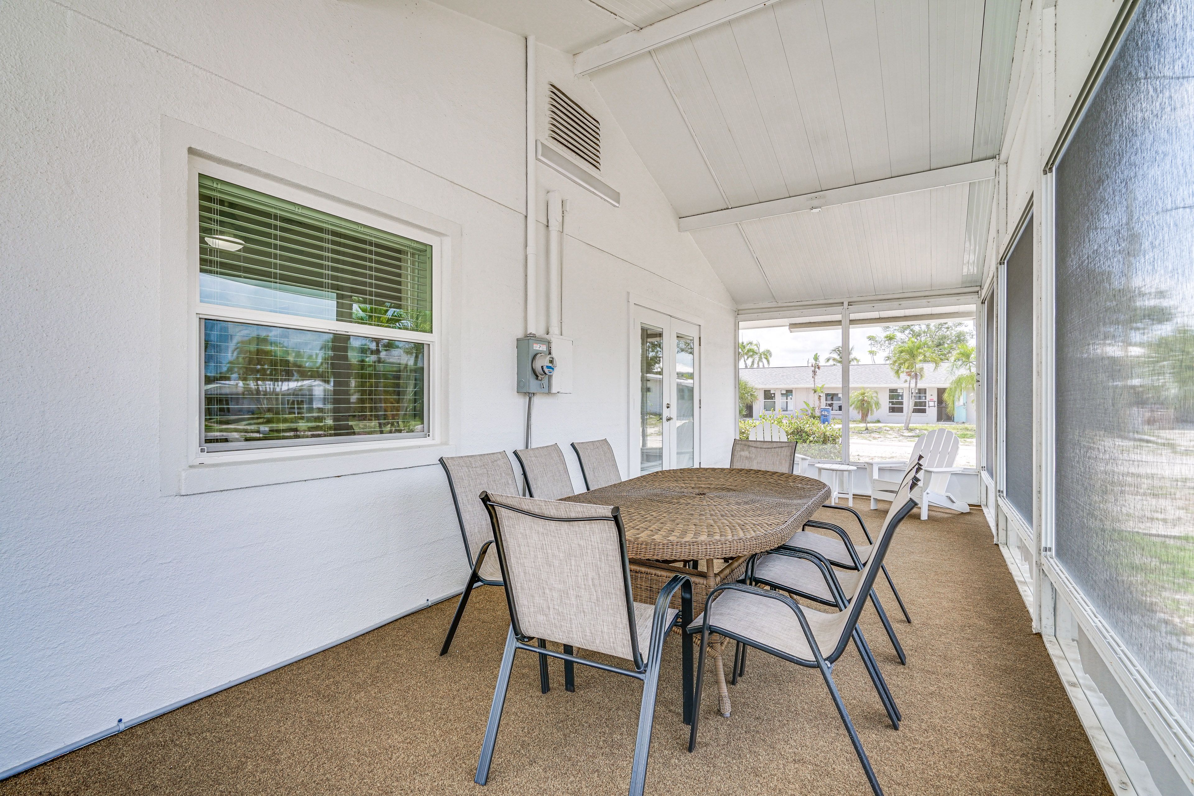 Screened-In Porch