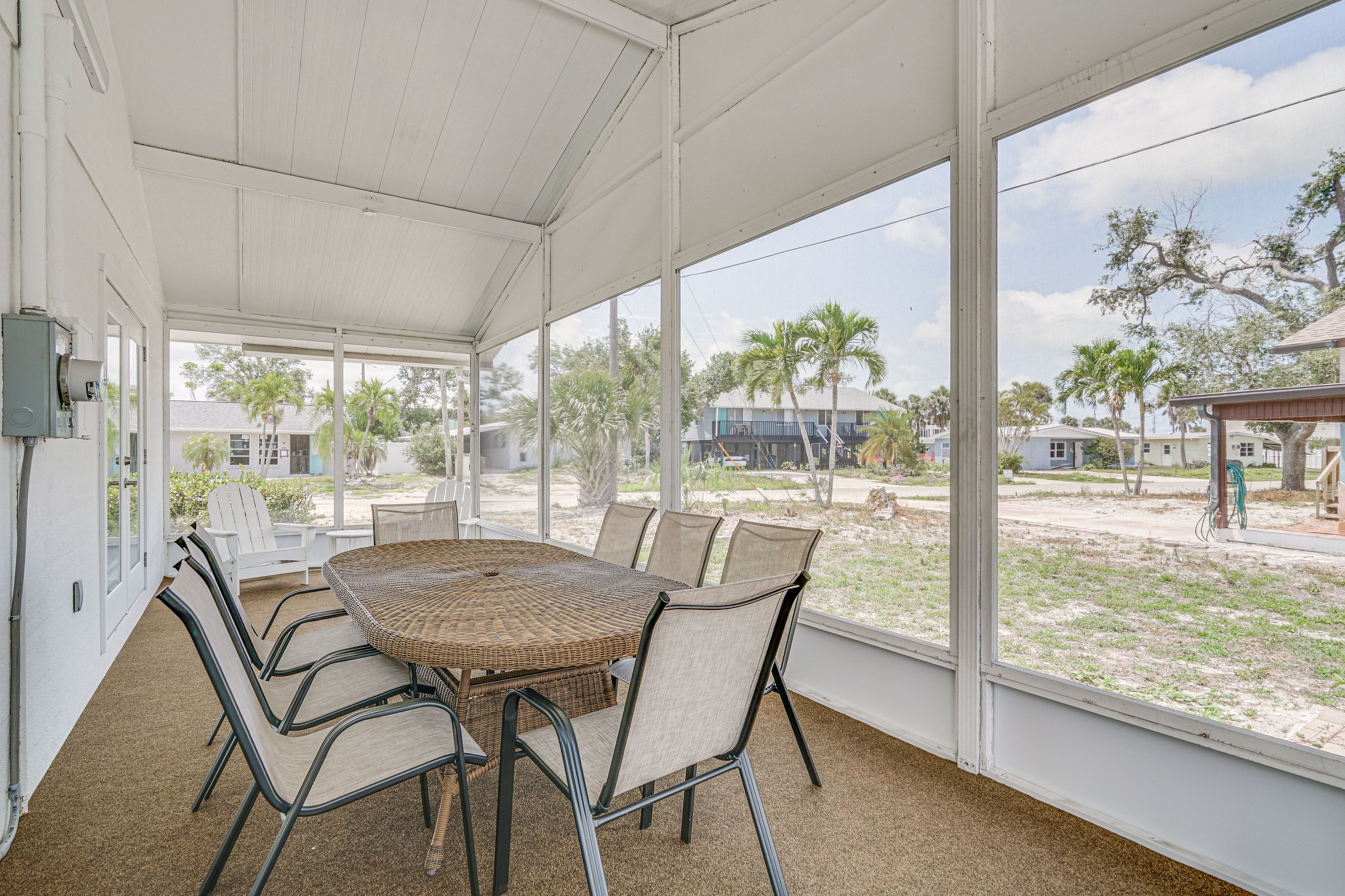 Screened-In Porch | Outdoor Dining Set | Gas Grill