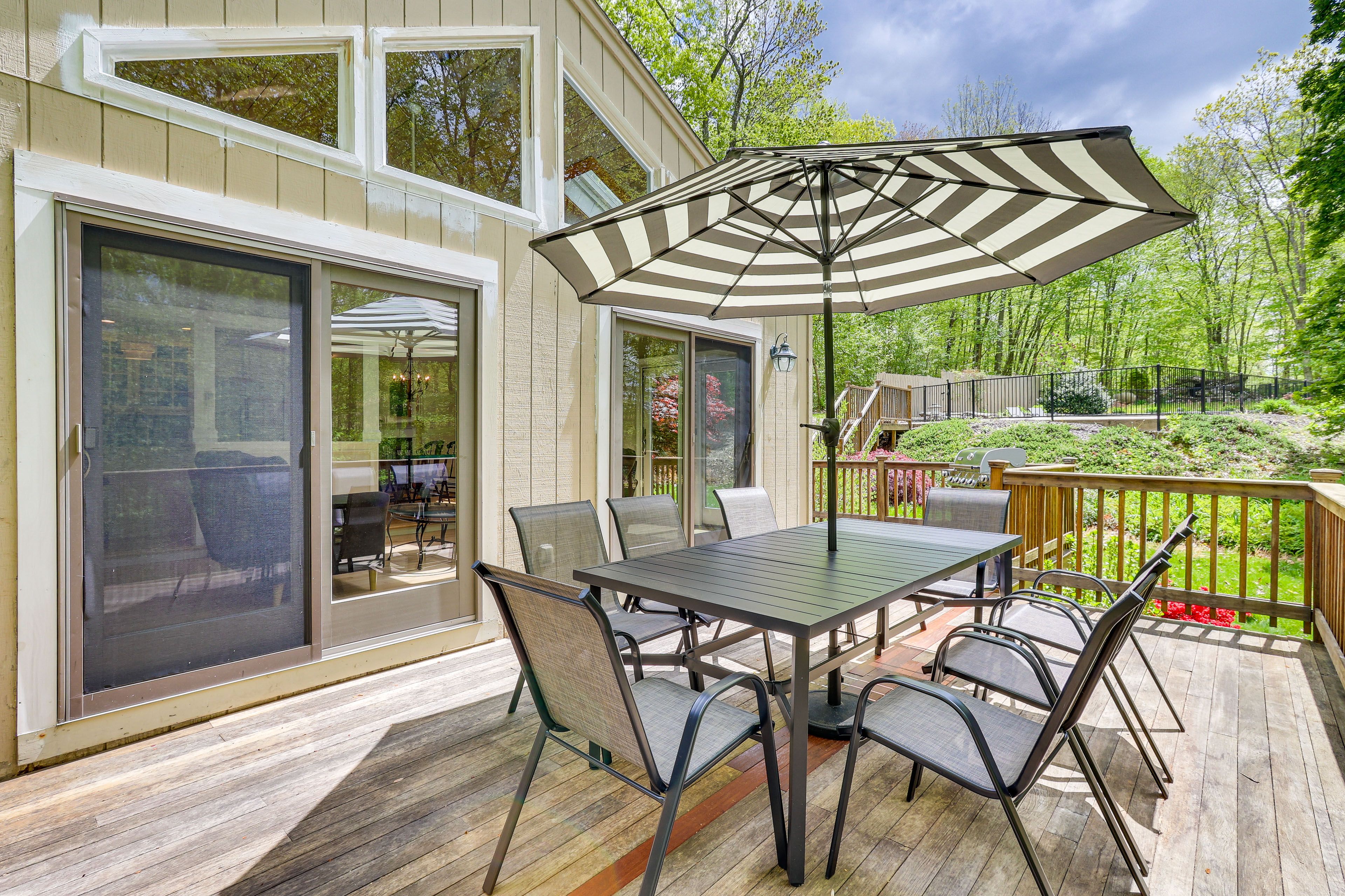 Deck | Gas Grill (Propane Provided) | Outdoor Seating & Dining
