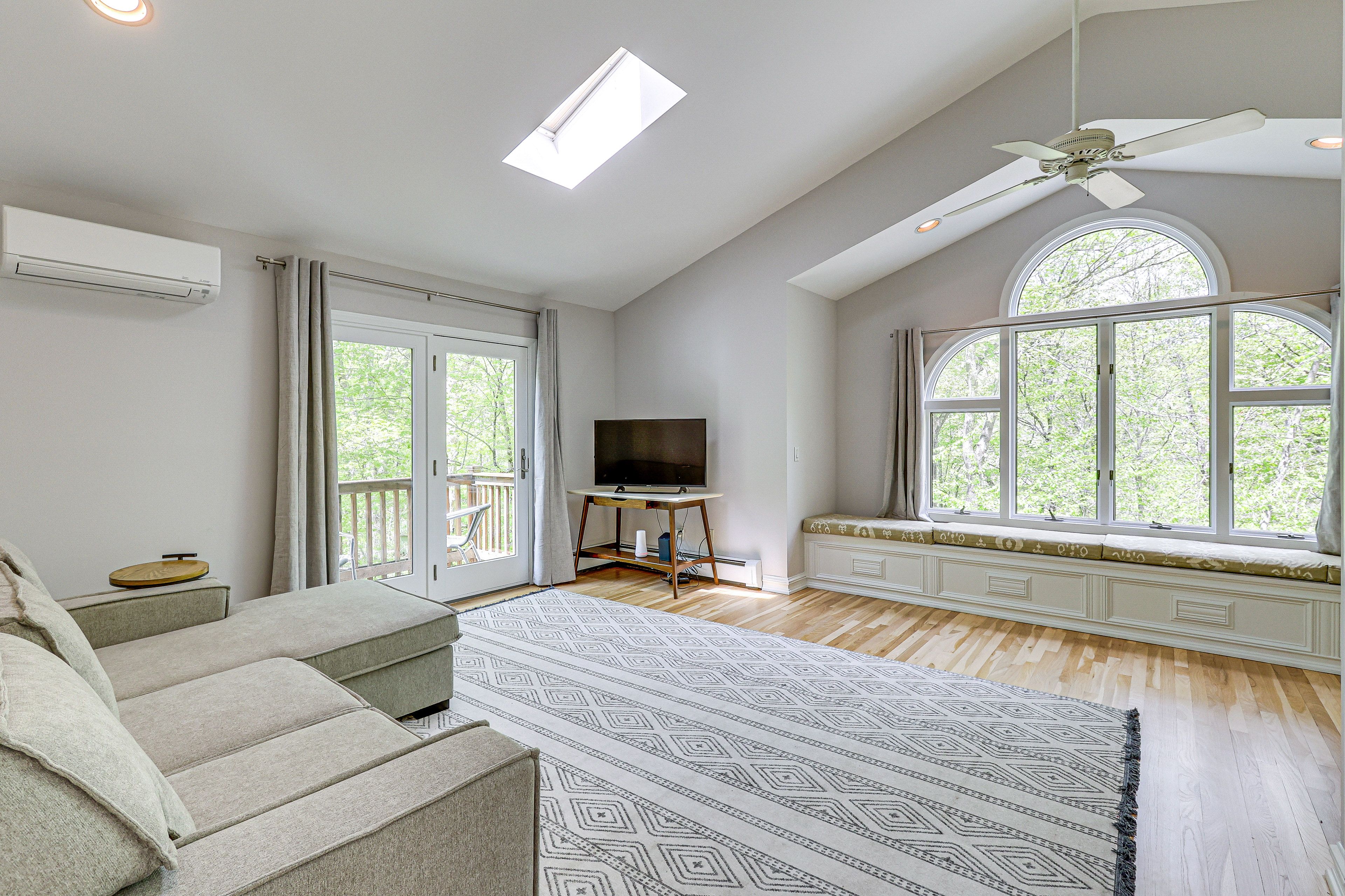 Bedroom 4 (Loft) | Full Sleeper Sofa | Flat-Screen TV | Board Games