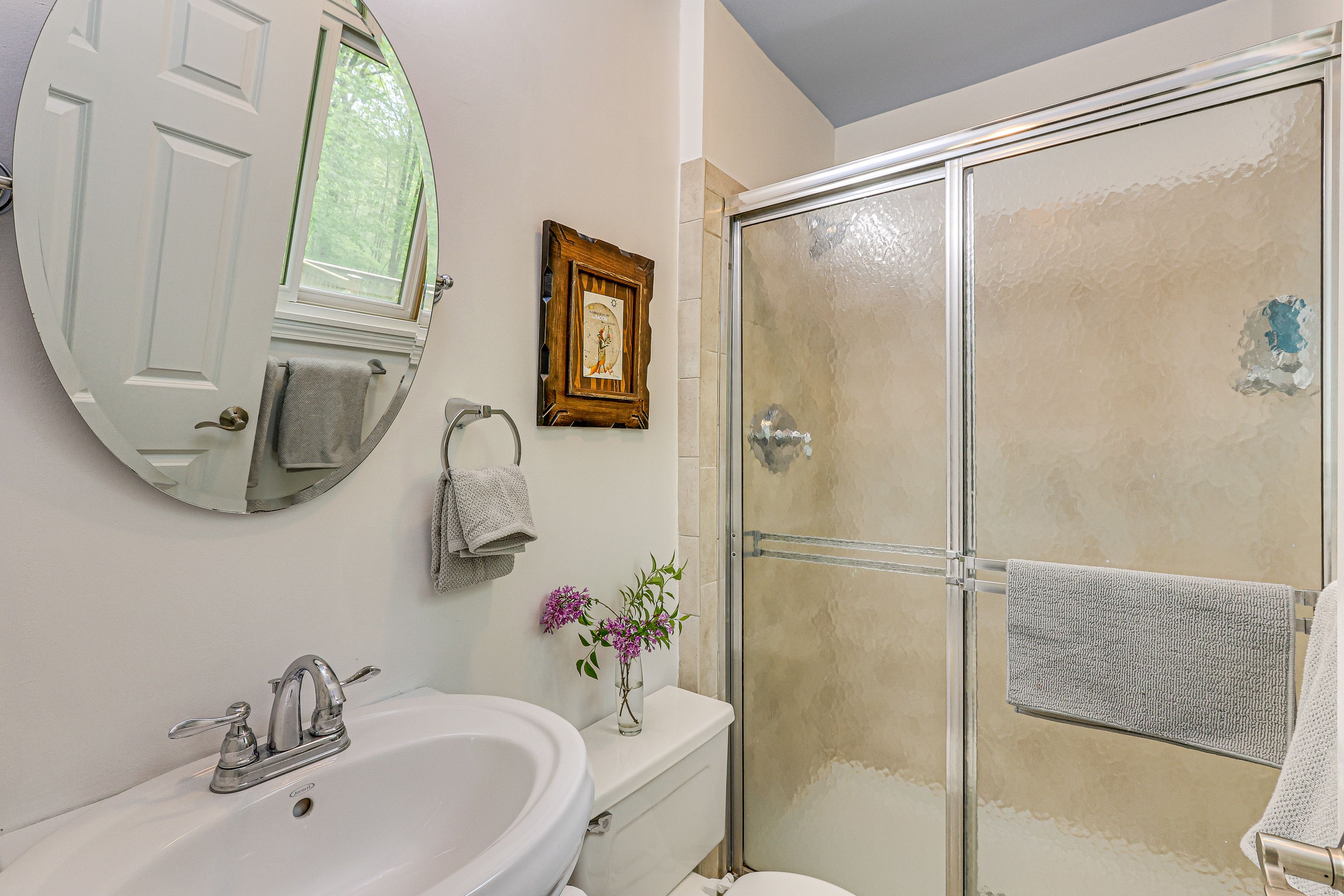 Full Bathroom | 1st Floor | Walk-In Shower | Towels Provided | Hair Dryer