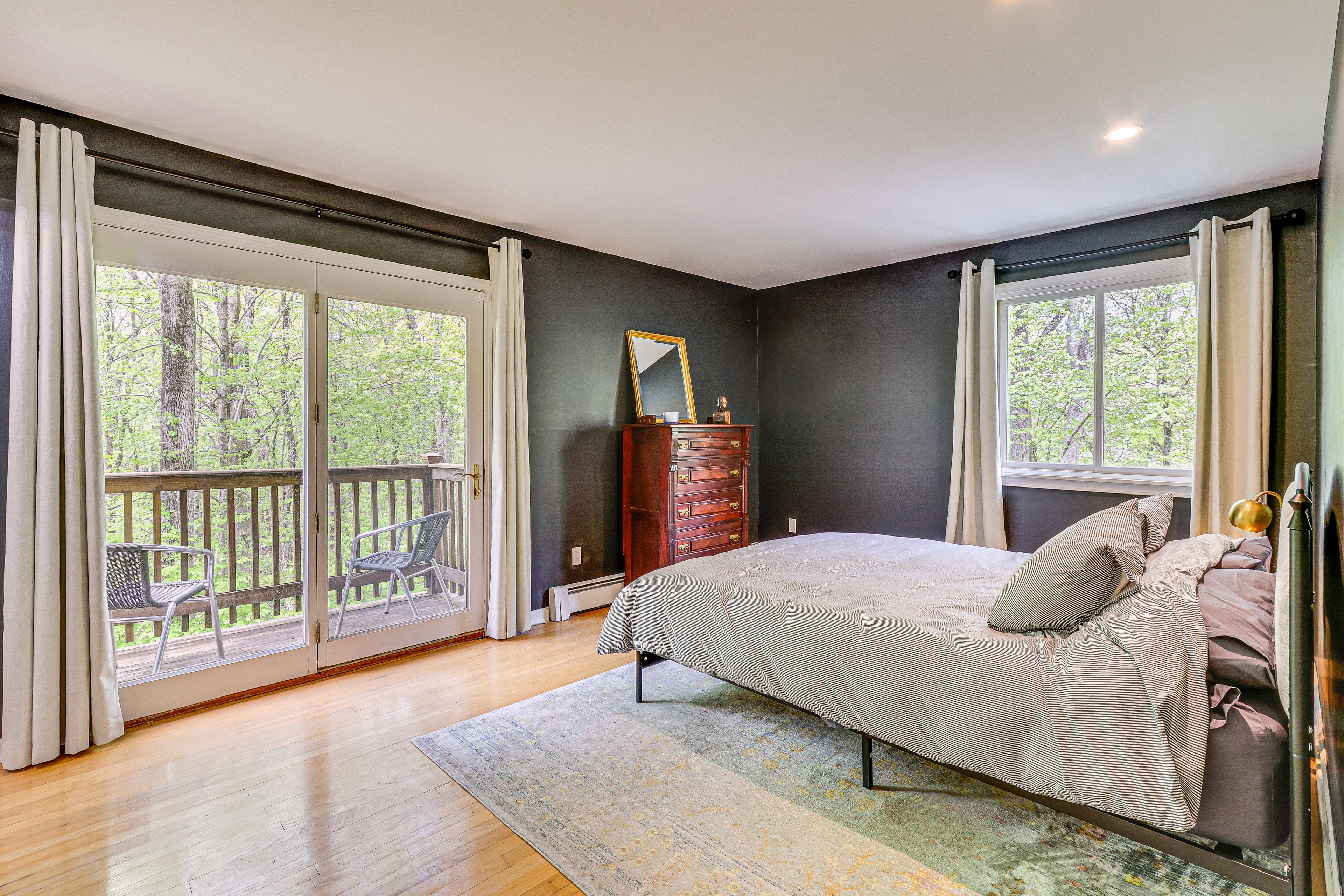 Bedroom 1 | 1st Floor | Queen Bed | En-Suite Bathroom | Deck Access