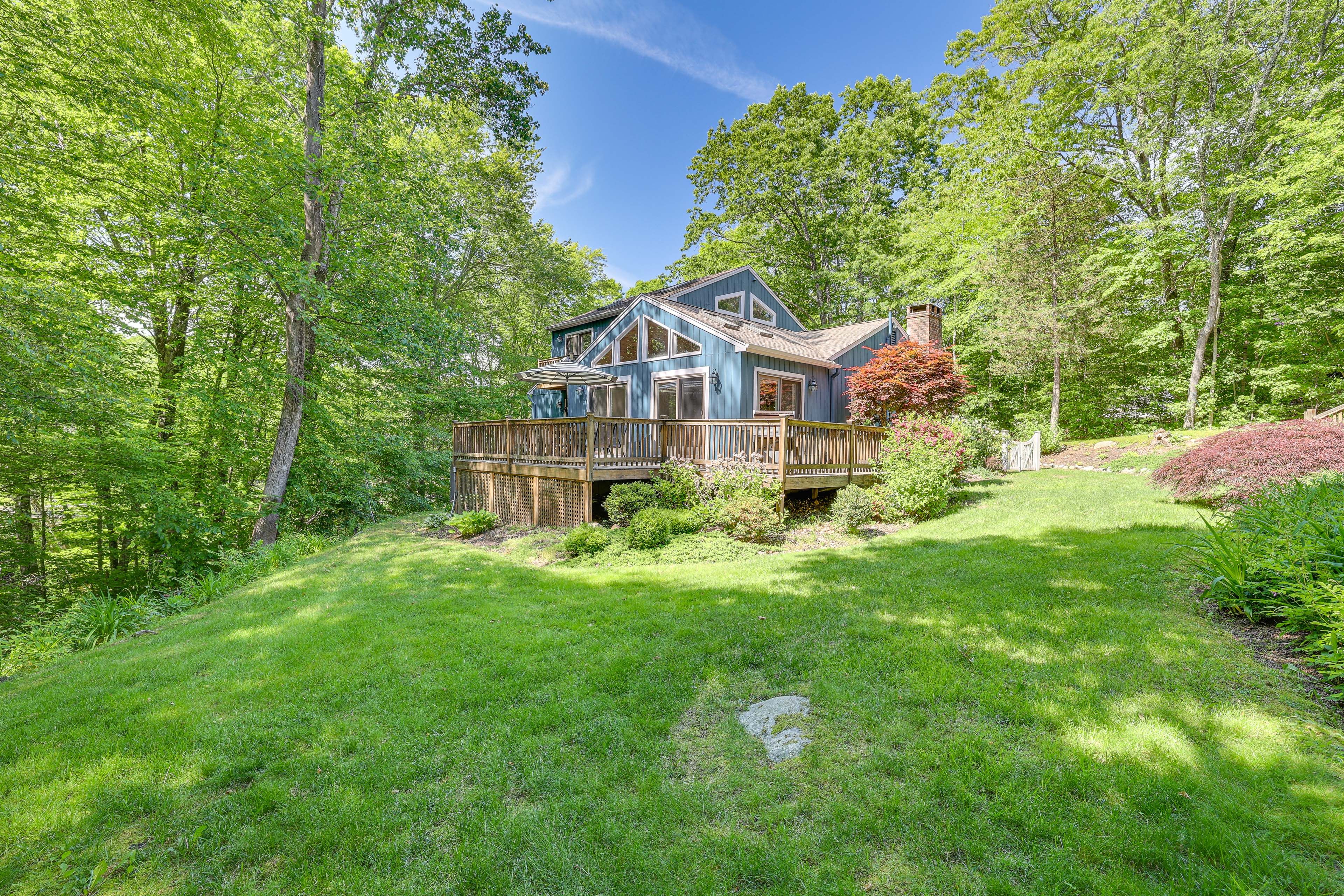 Yard | Private Deck | Outdoor Dining Area