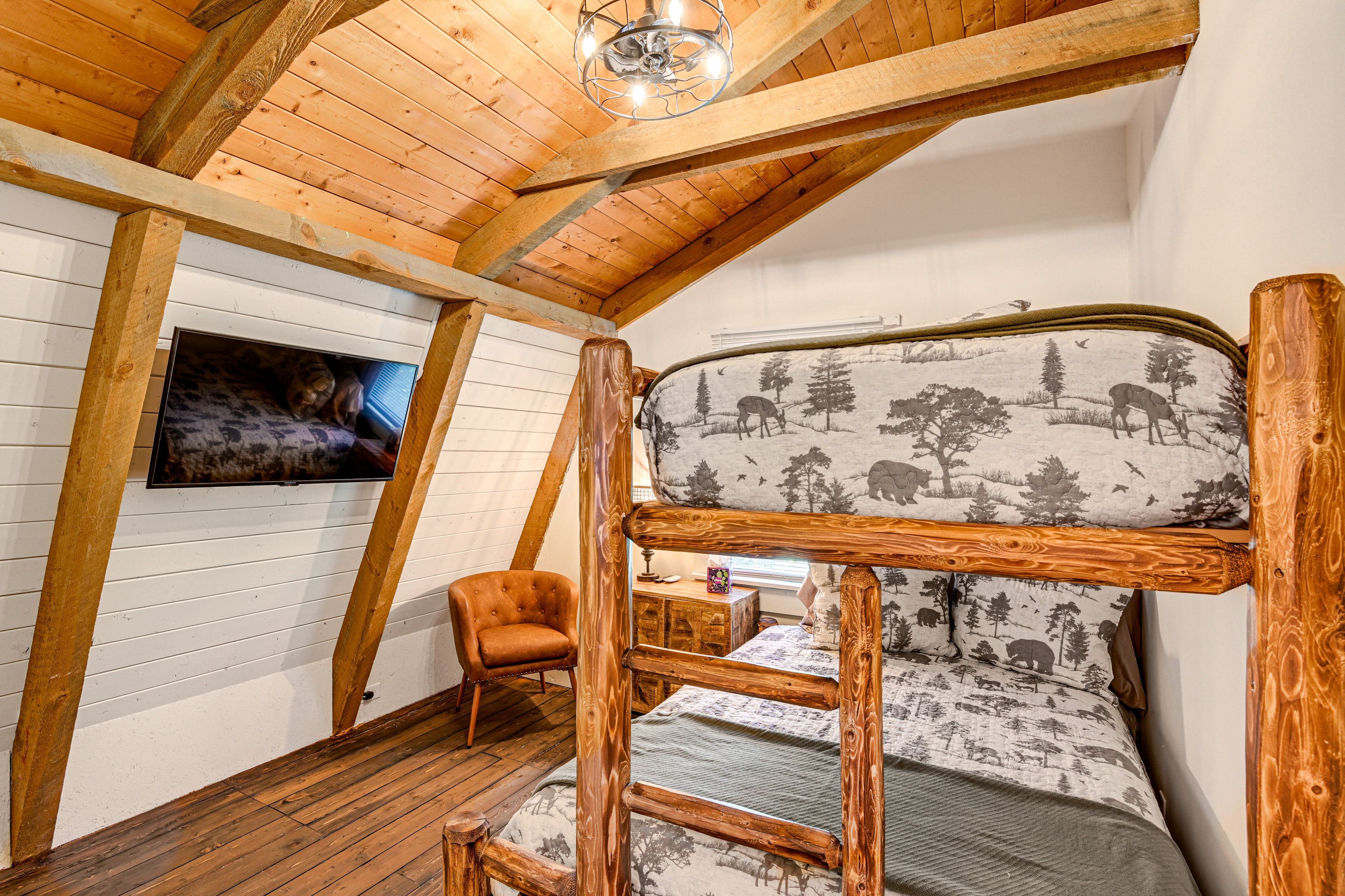 Bedroom 3 | Twin/Full Bunk Bed | Upper Level