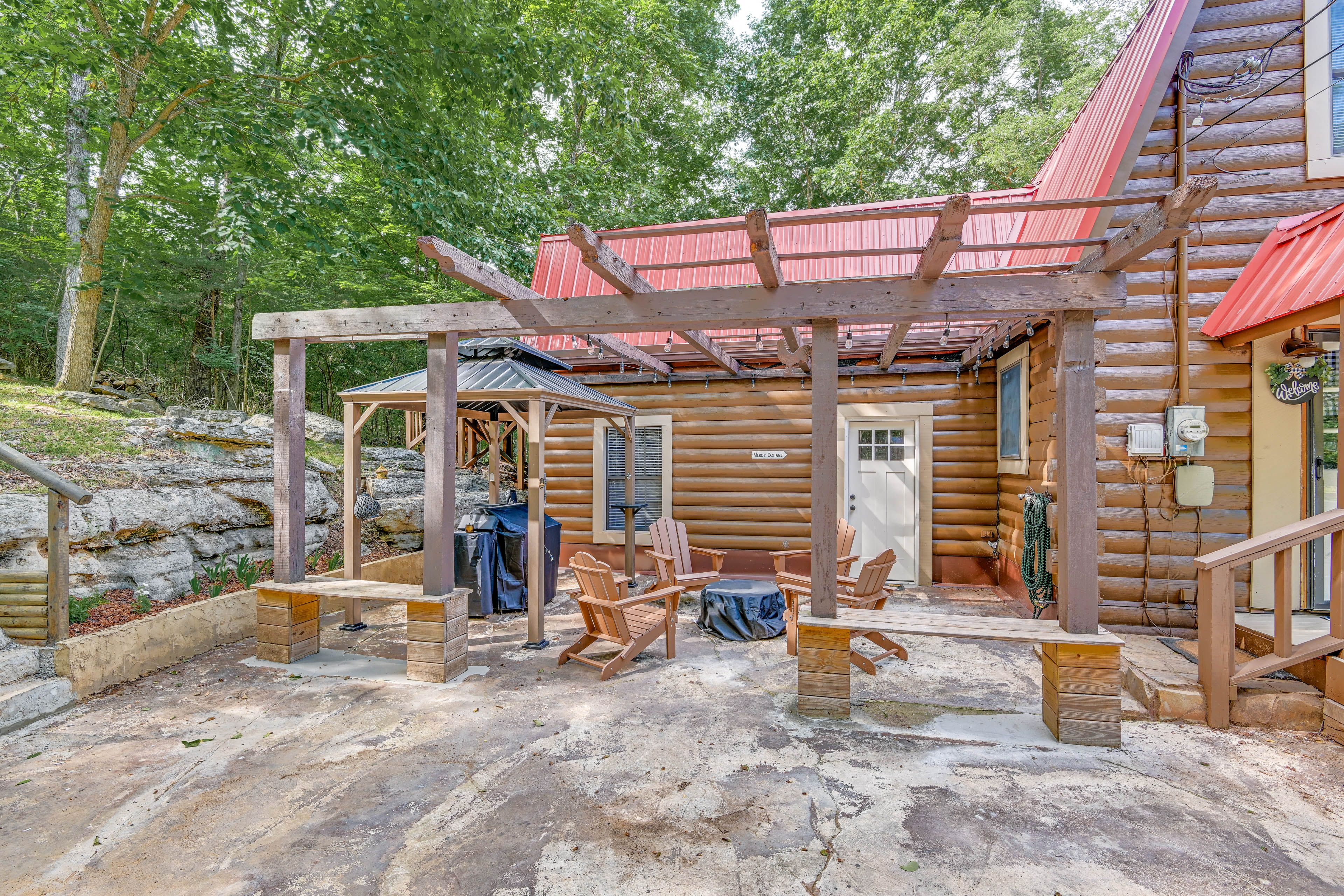 Patio | Charcoal Grill | Fire Pit