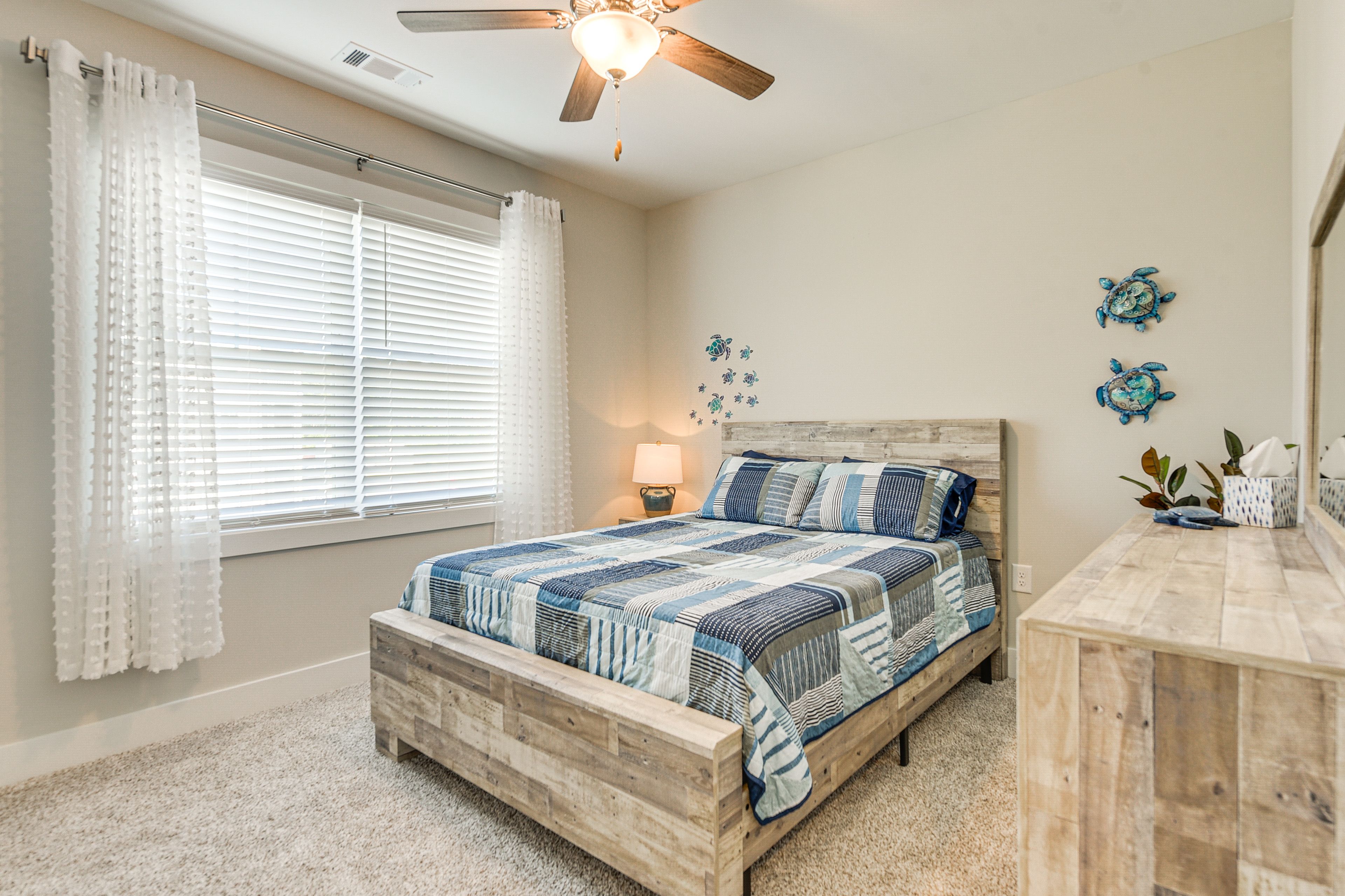 Bedroom 2 | Queen Bed