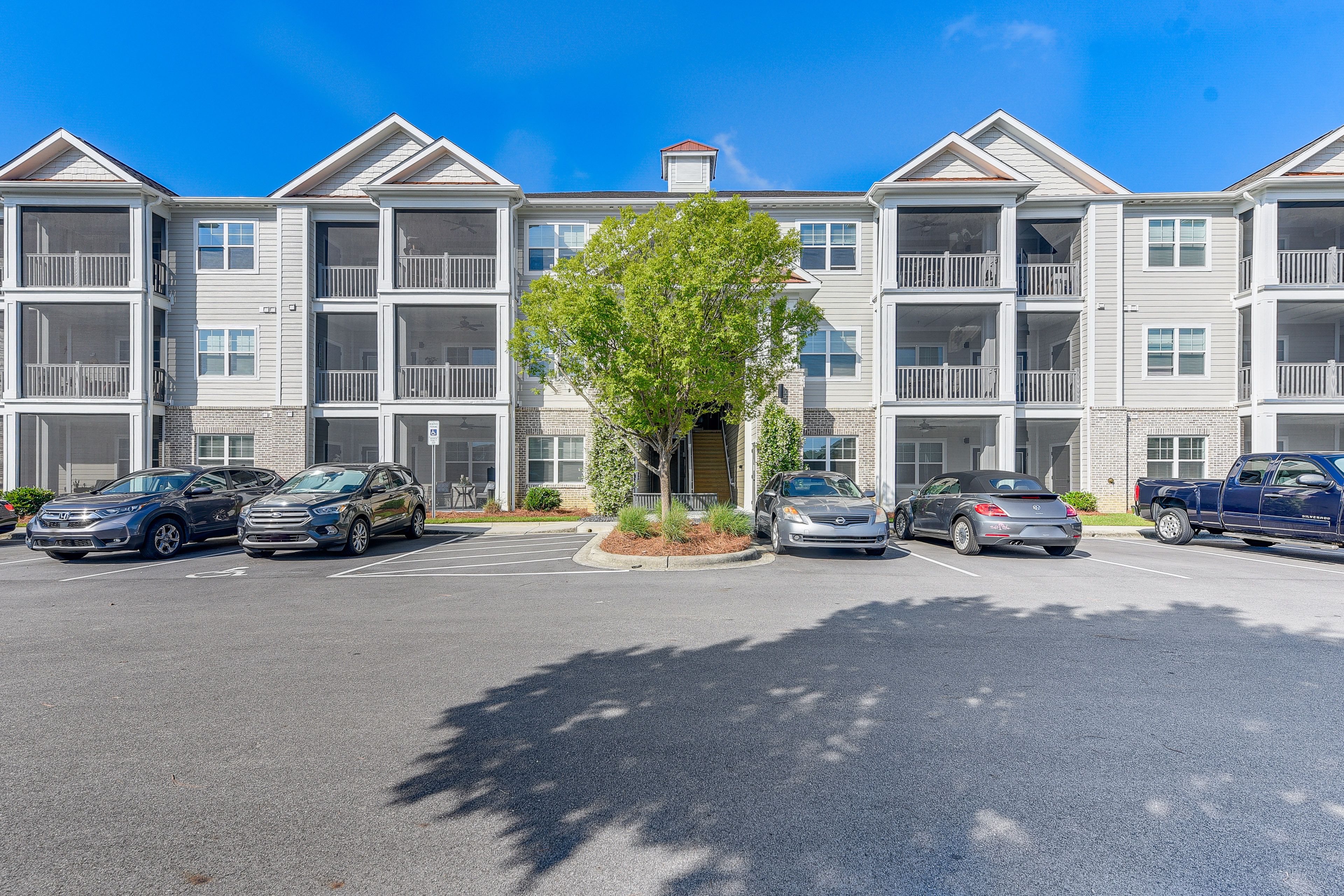 Exterior | Open Community Parking Lot (1 Vehicle)