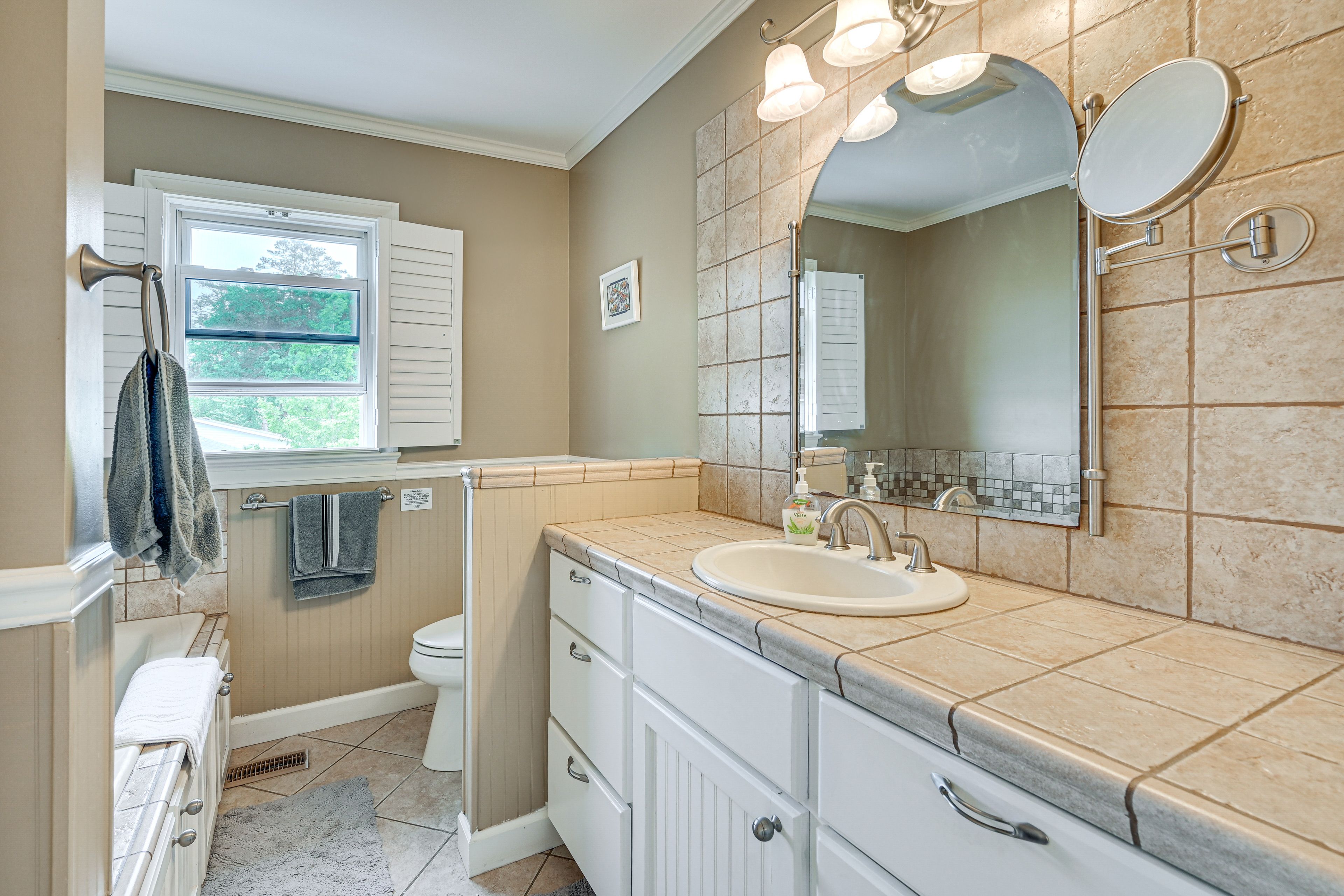 En-Suite Bathroom | Towels | Hair Dryer