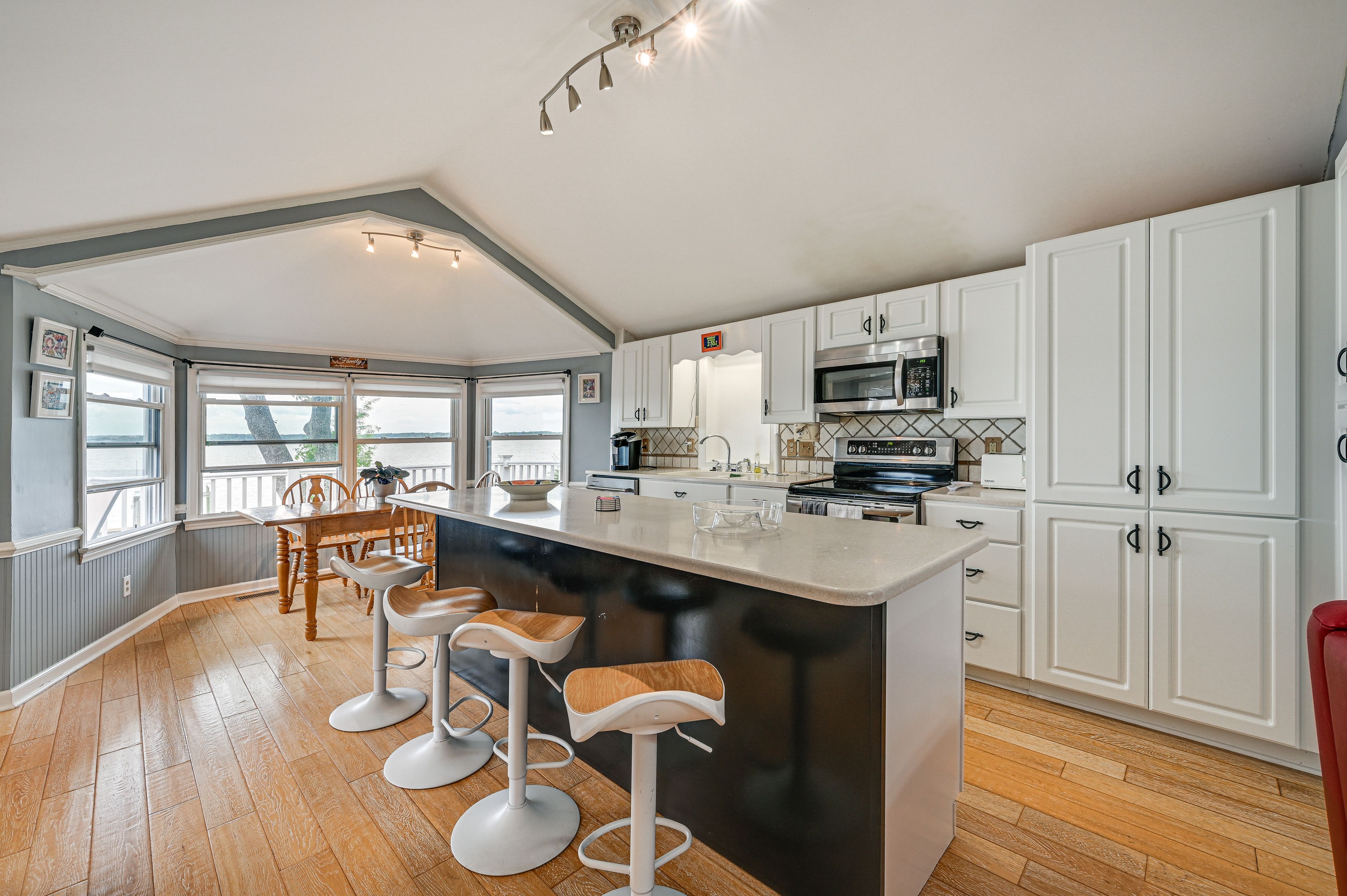 Kitchen | Cooking Basics | Keurig Coffee Maker | Toaster | Blender