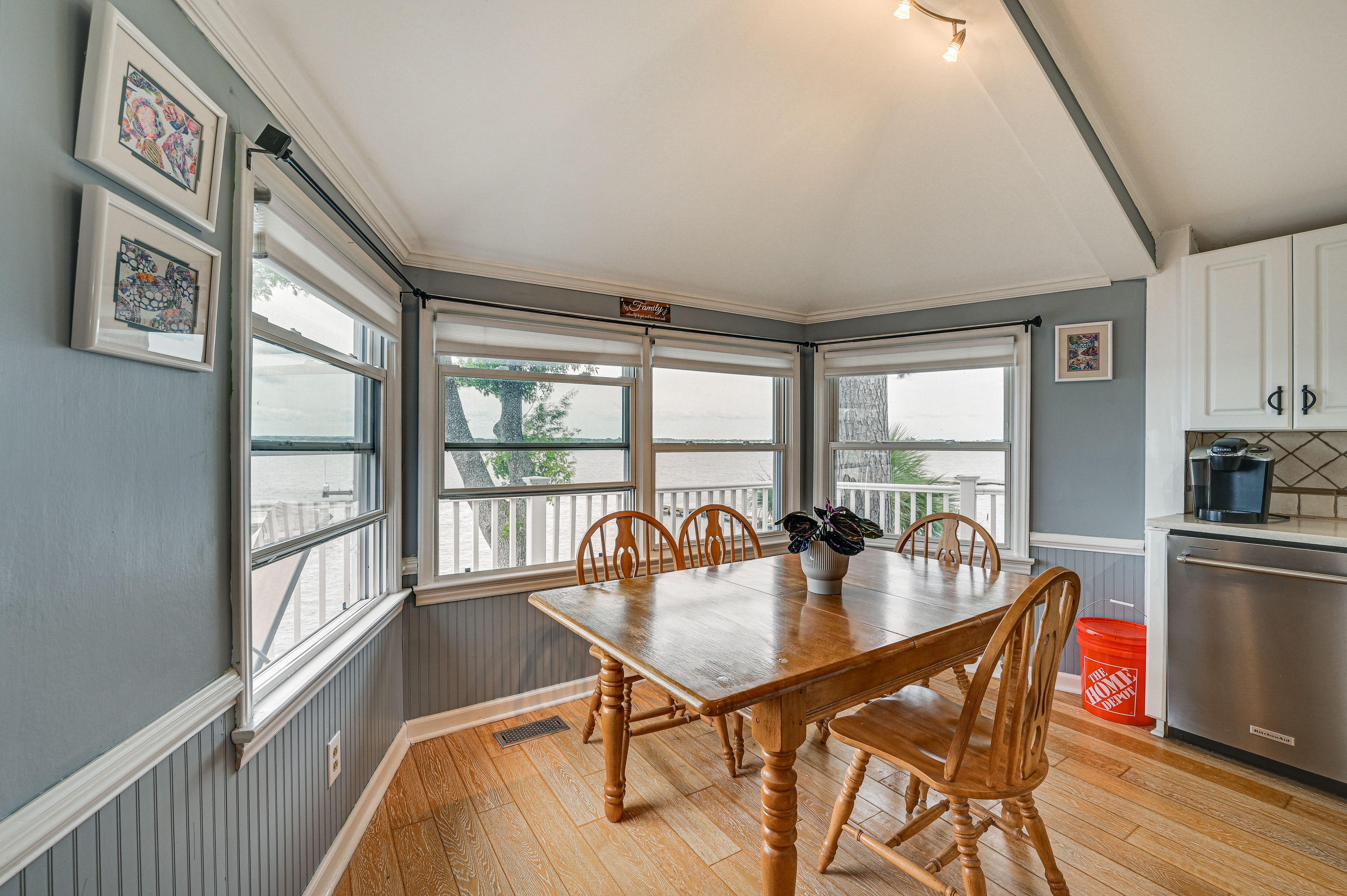 Dining Area | Dishware & Flatware