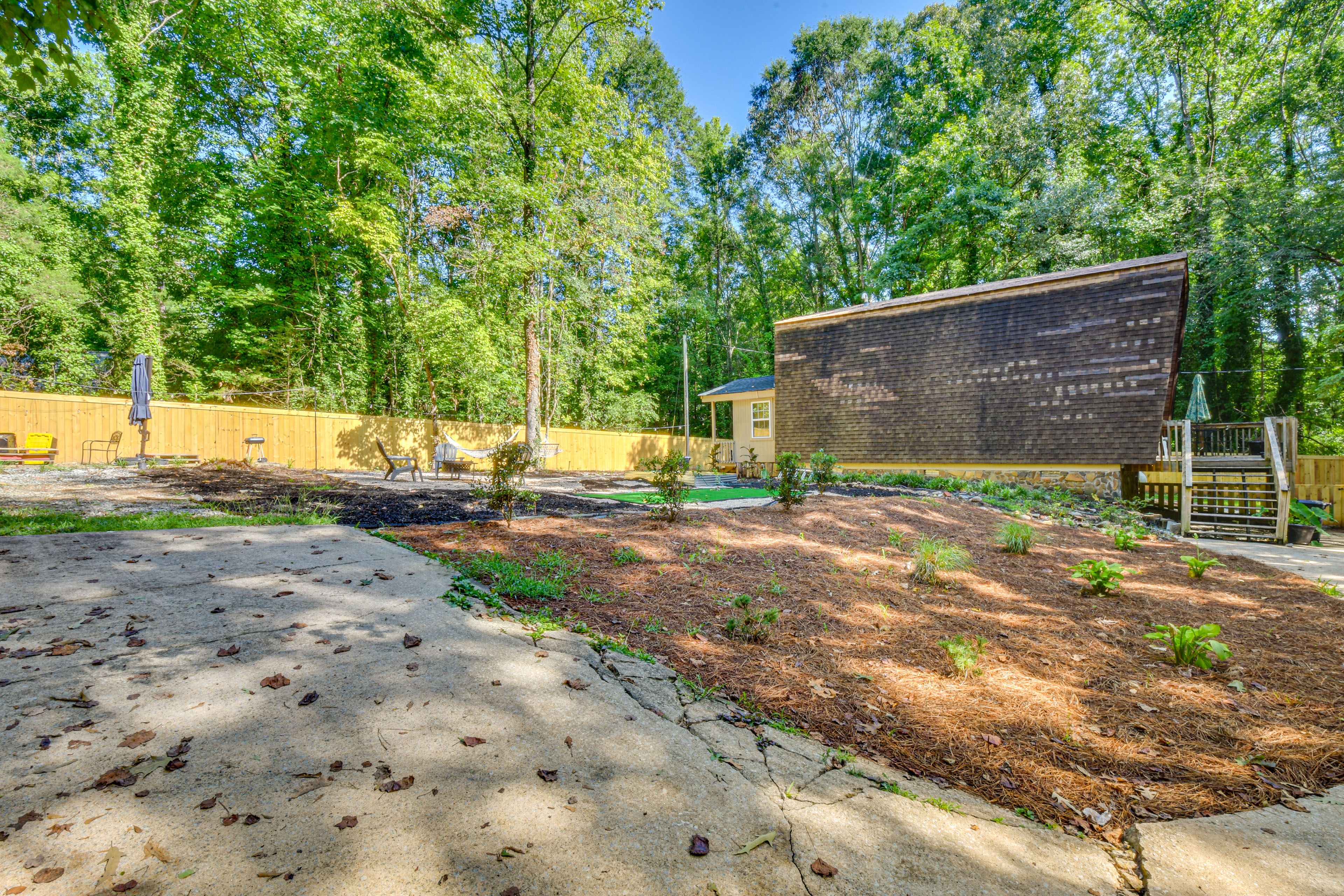 Yard | Fire Pit | Hammock