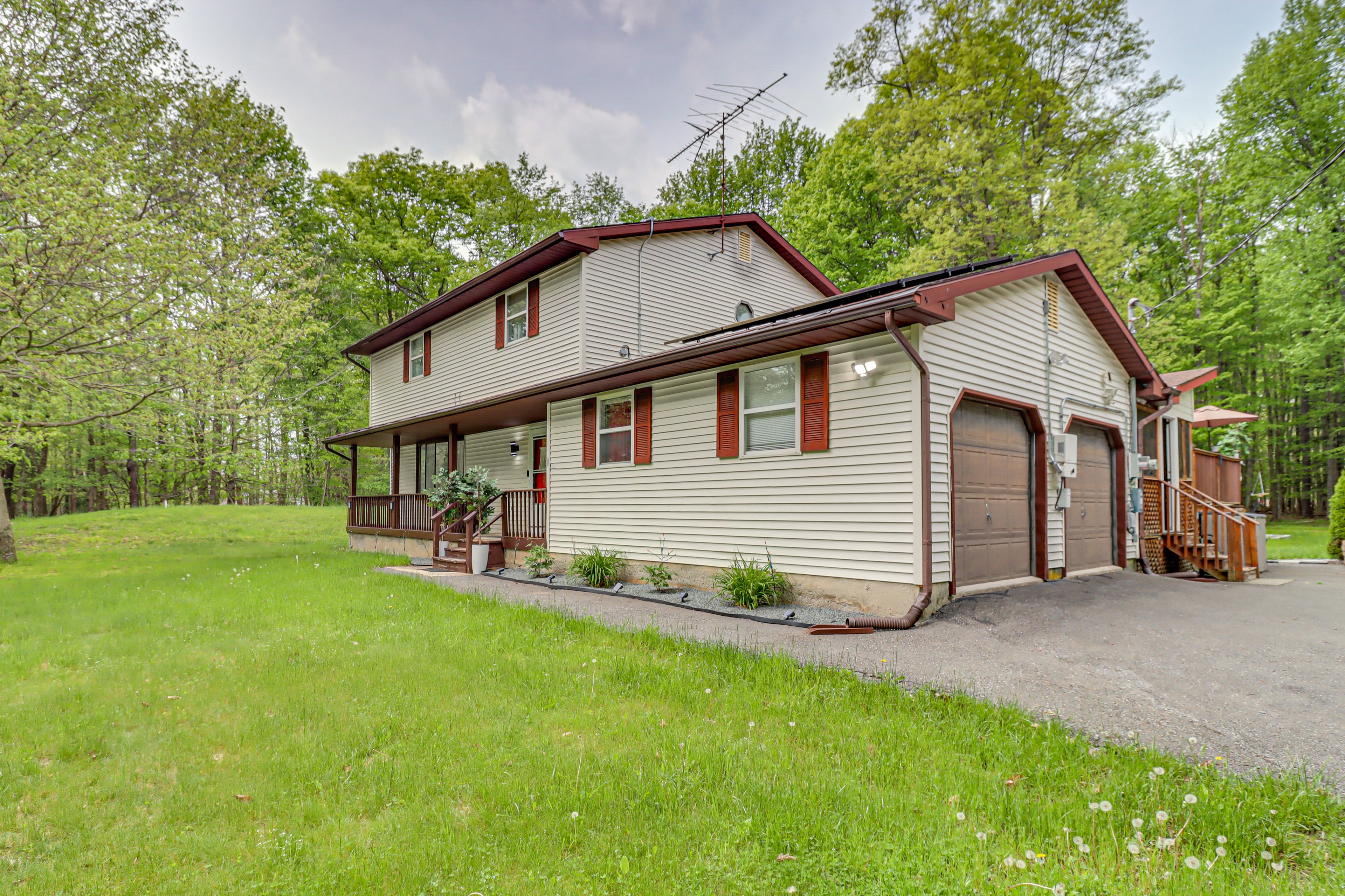 Property Exterior | No Garage Access