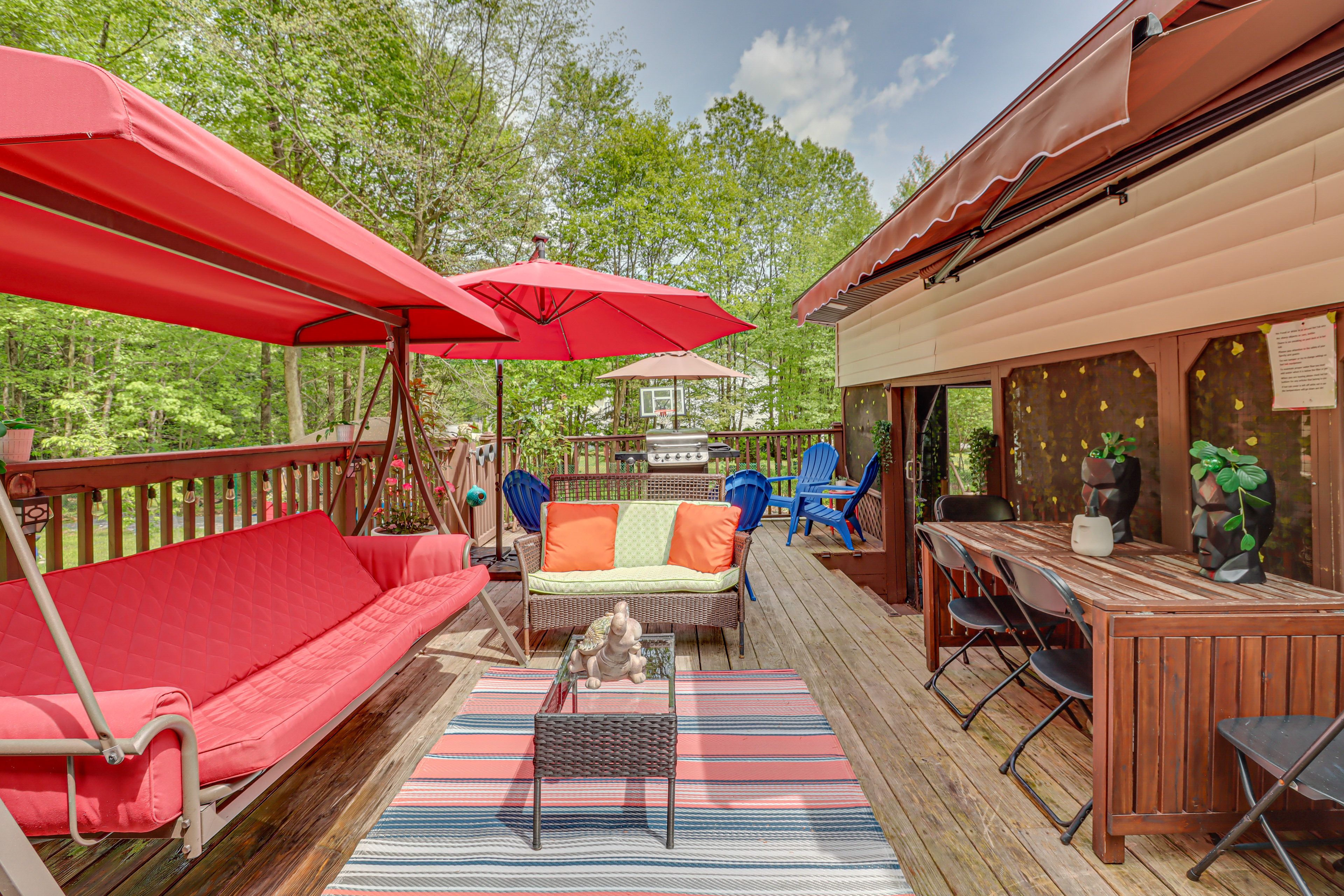 Deck | Gas Grill (Propane Provided)