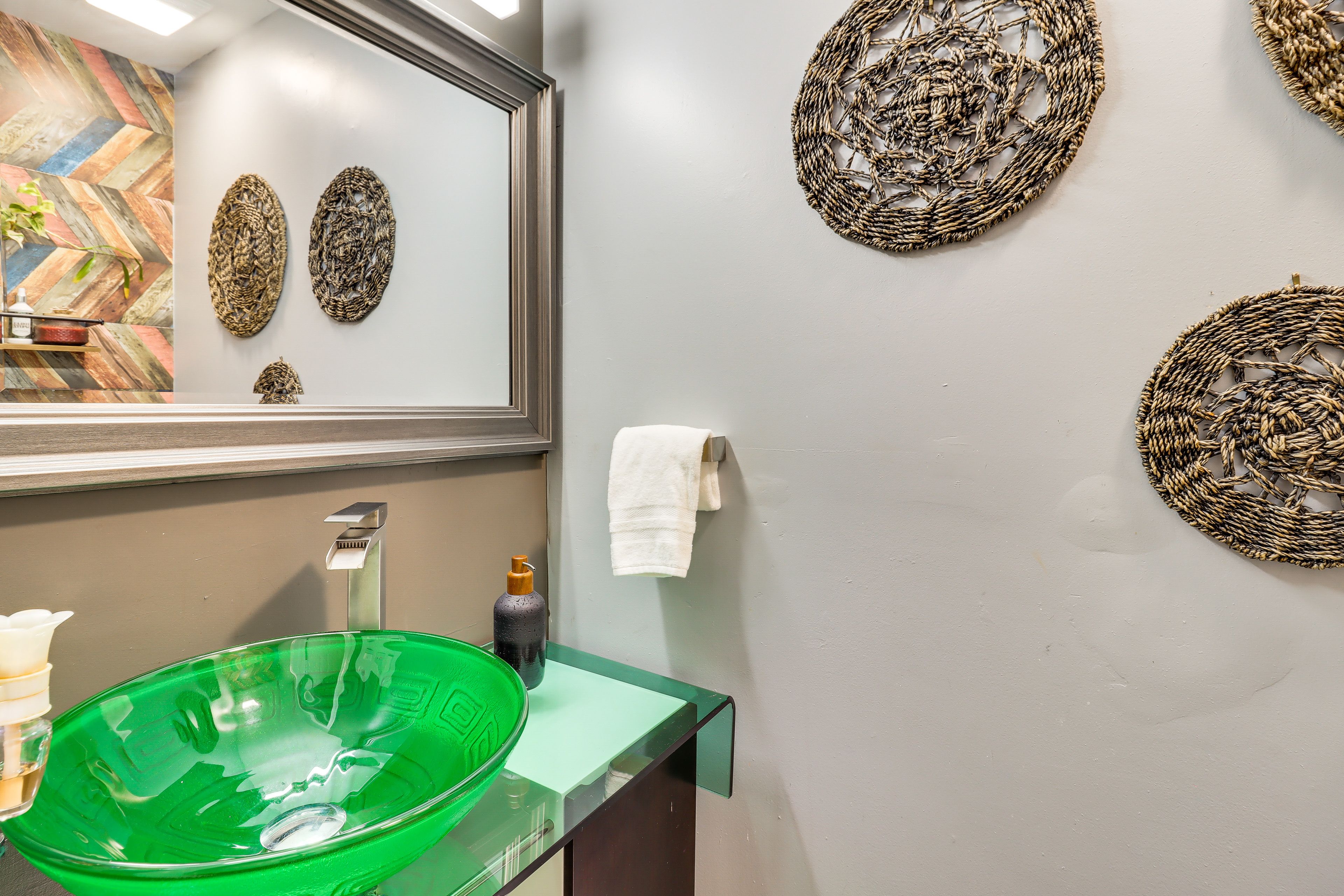 Half Bathroom | 1st Floor