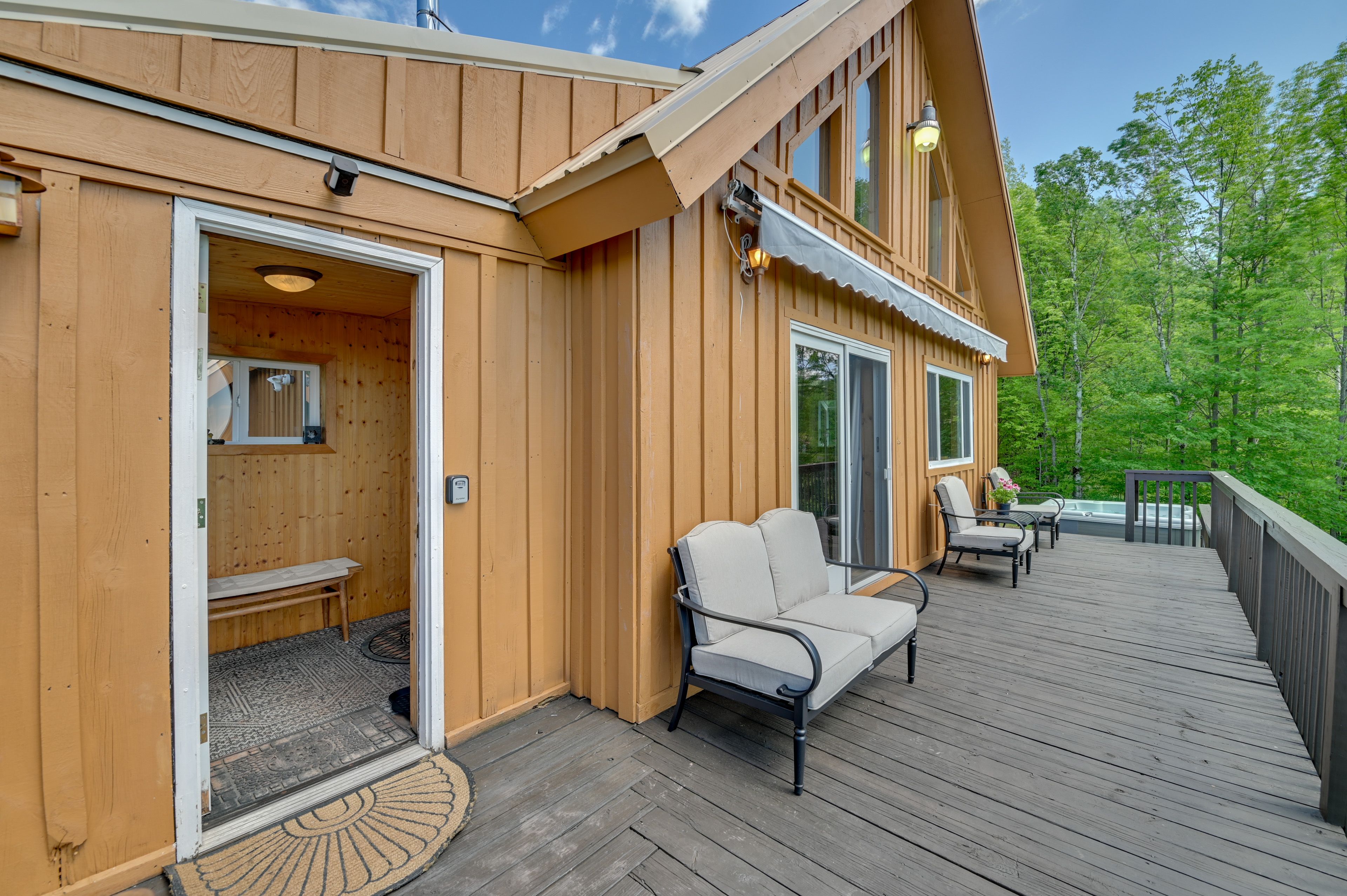 Private Deck
