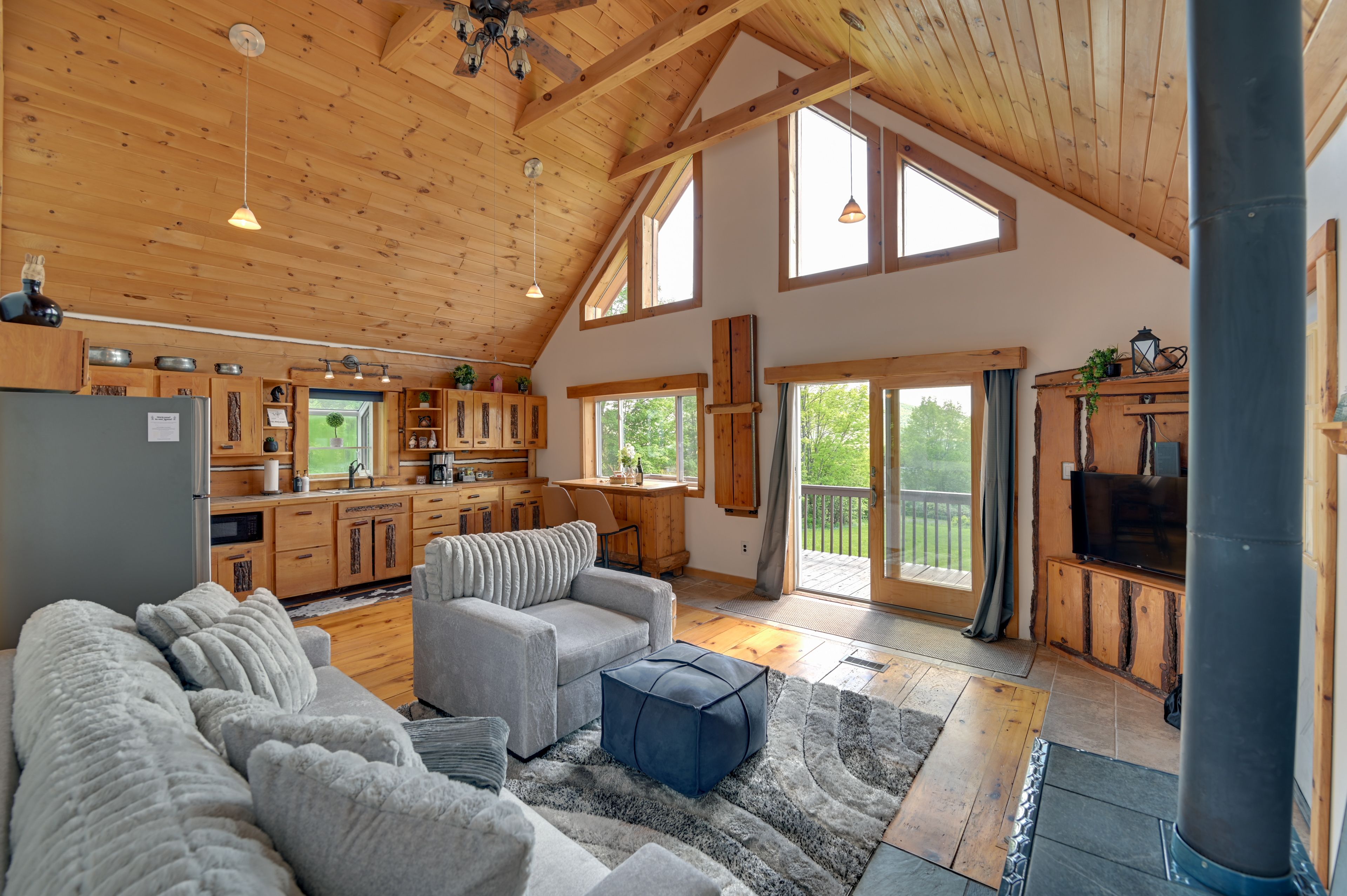 Stamford Vacation Rental | 2BR | 1BA | 1,152 Sq Ft | Access Only By Stairs