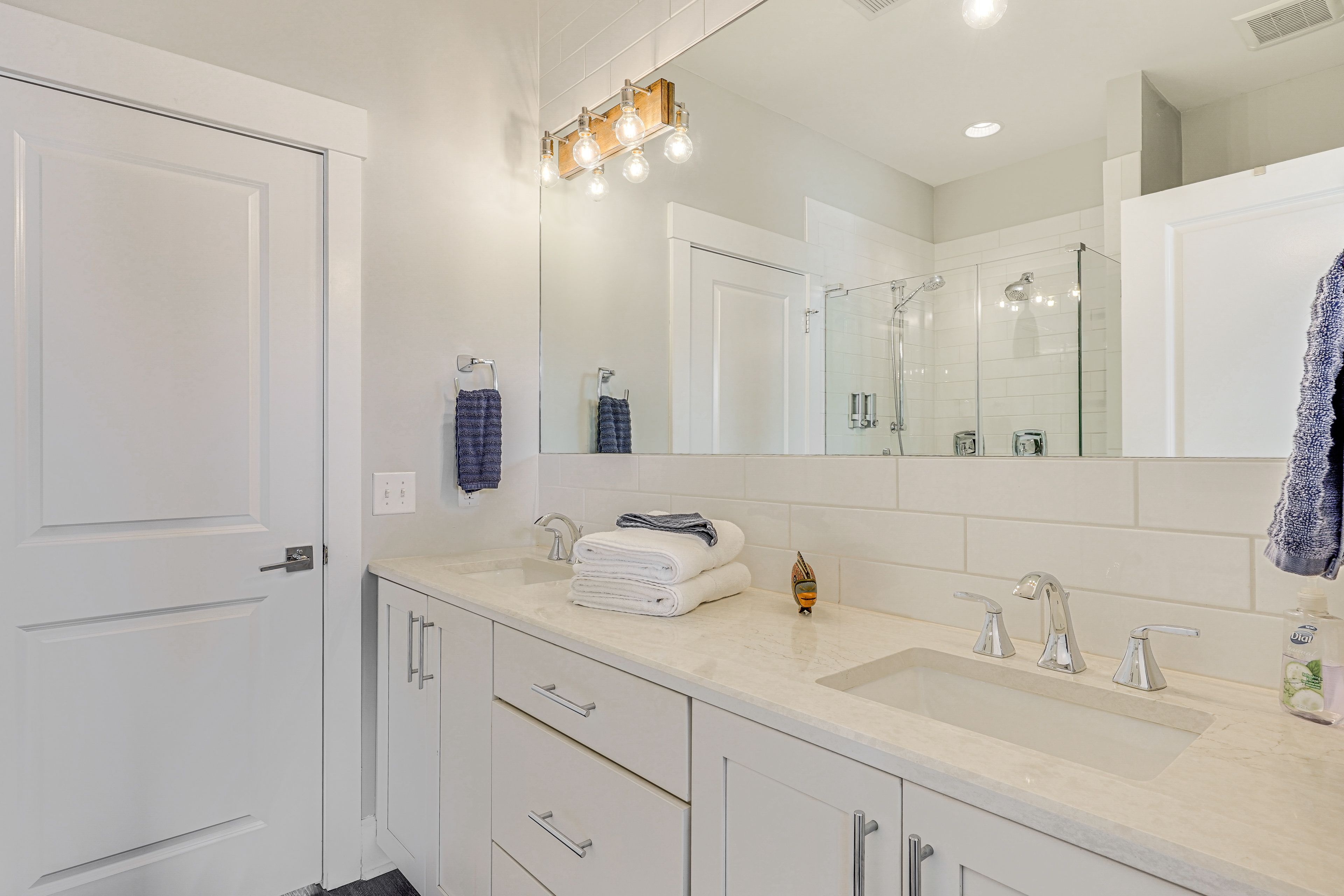 En-Suite Bathroom | Towels Provided | Complimentary Toiletries | 3rd Floor