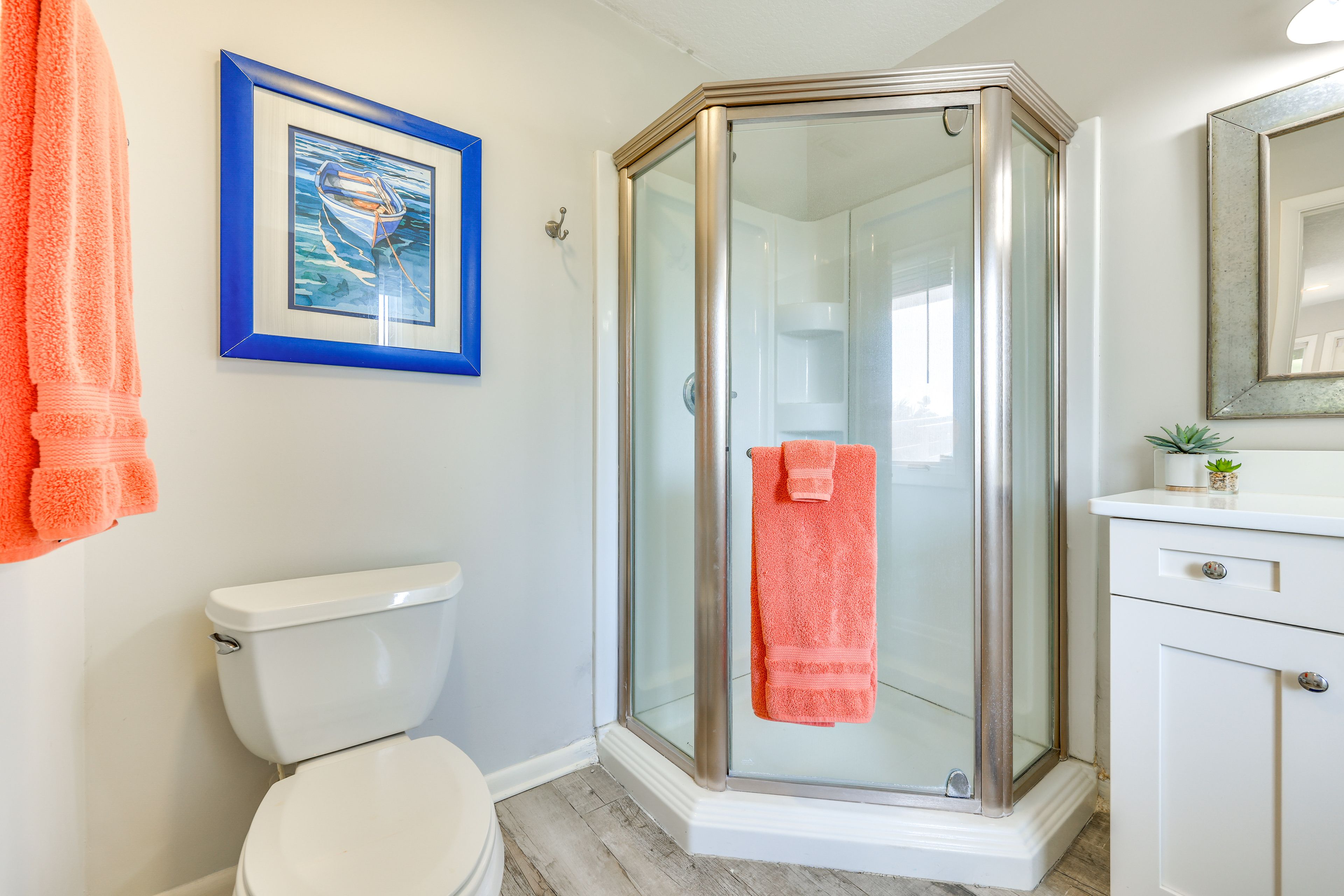 Full Bathroom | 1st Floor
