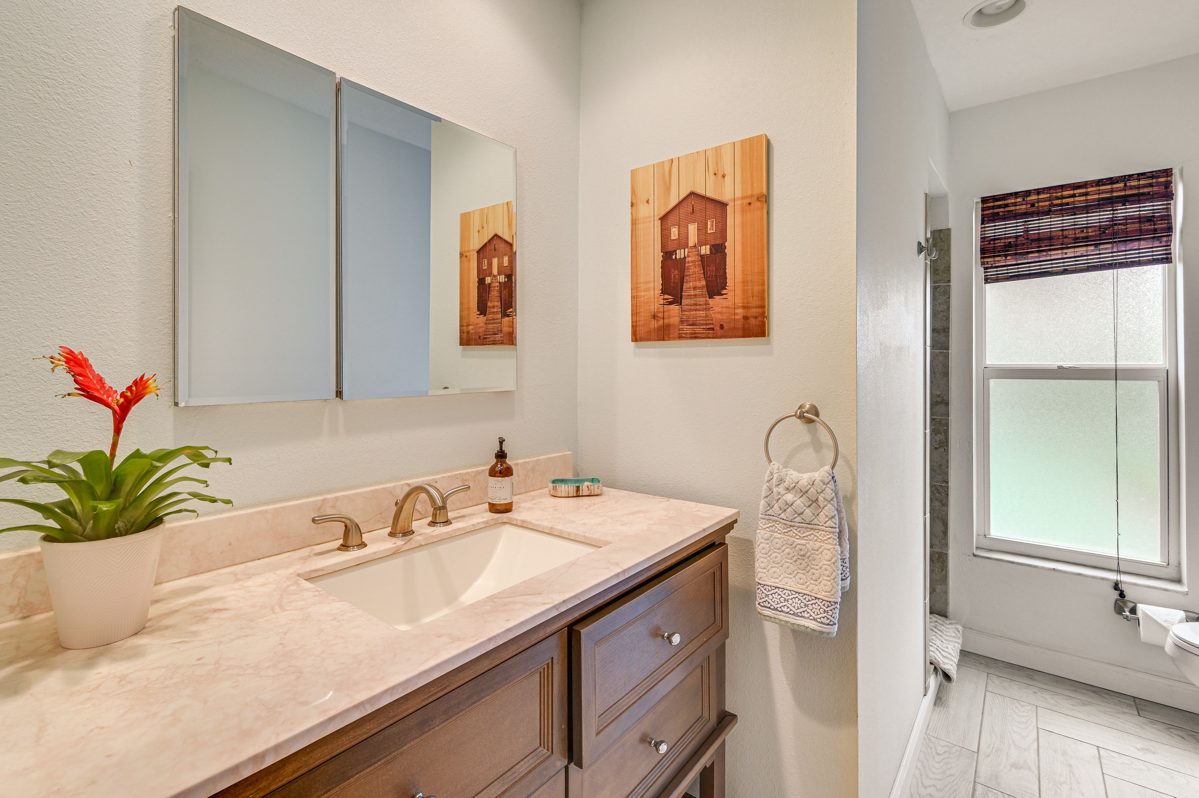 Full Bathroom | Walk-In Shower | Towels Provided | Hair Dryer