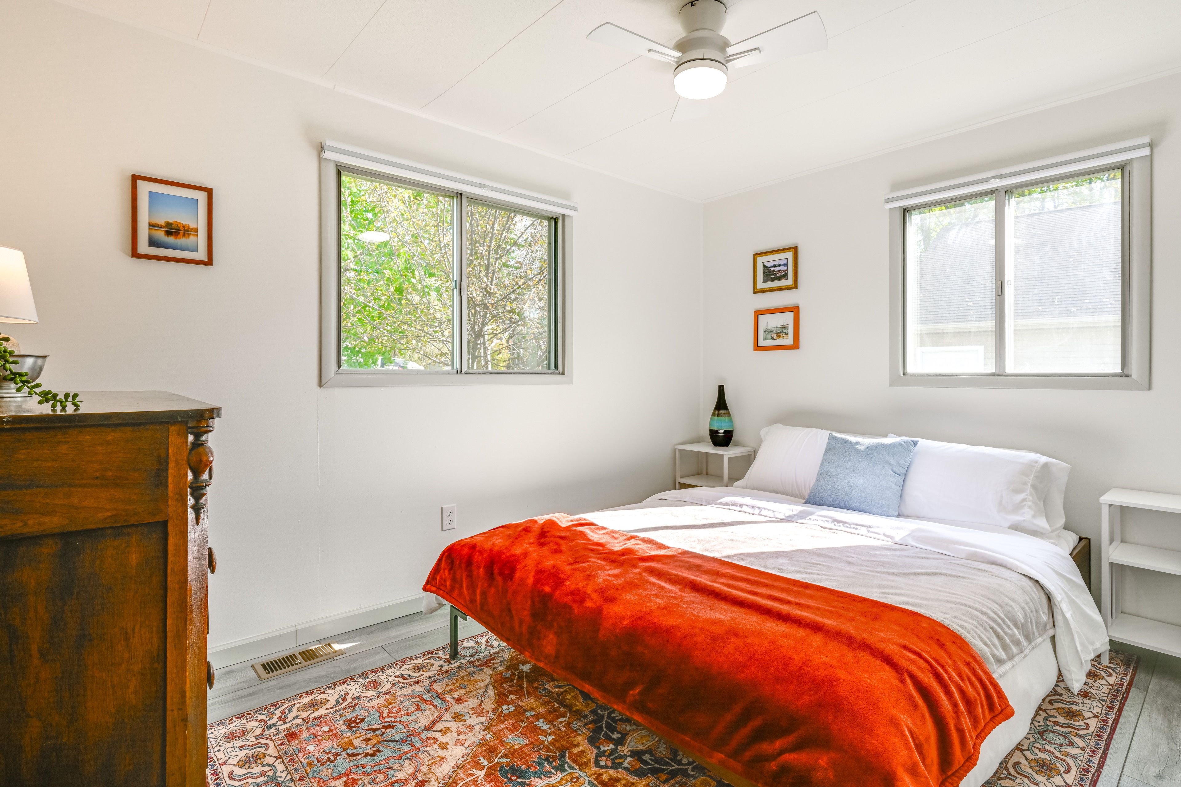 Bedroom 2 | Queen Bed