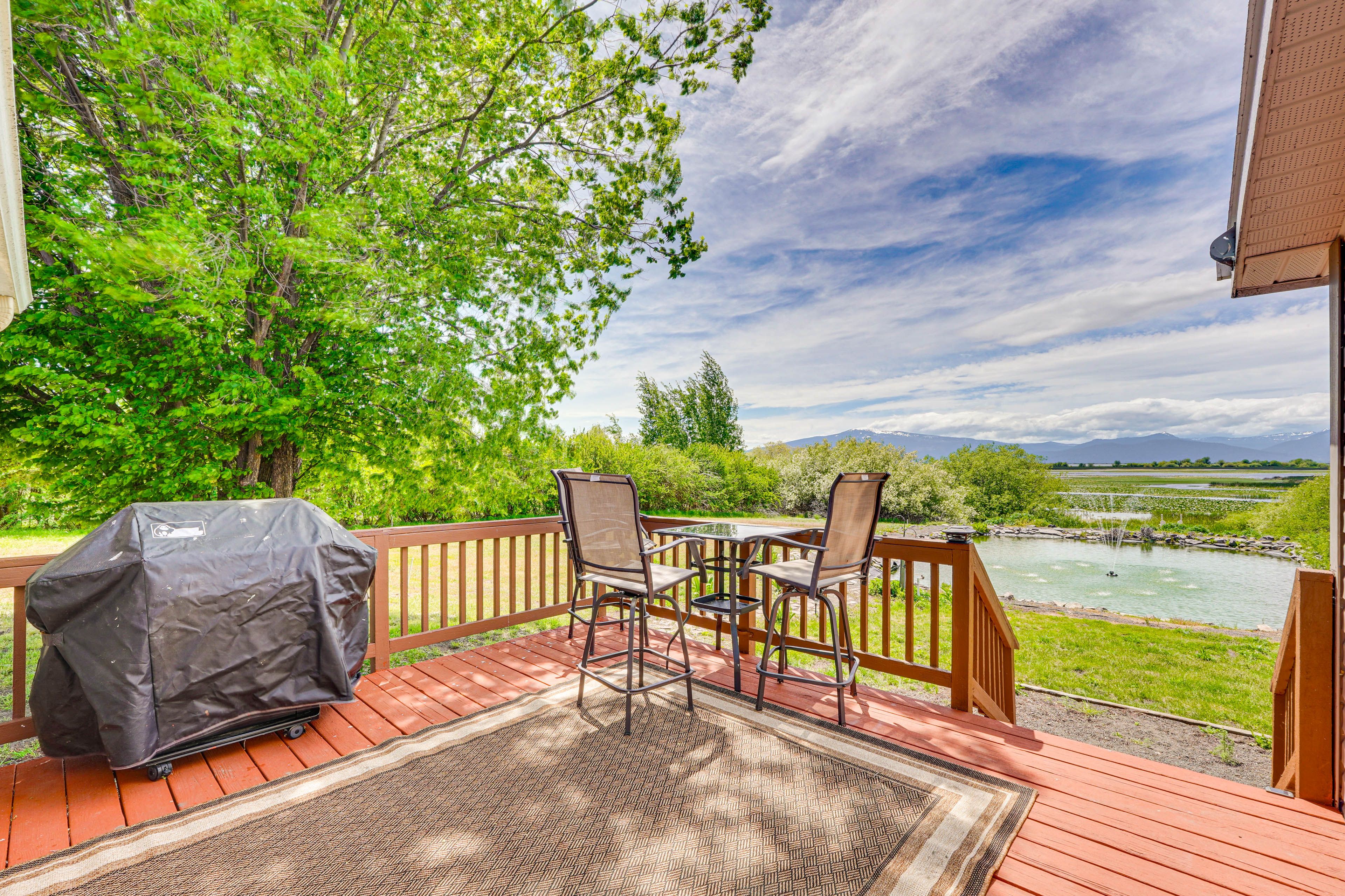 2nd Deck | Seating | Gas Grill