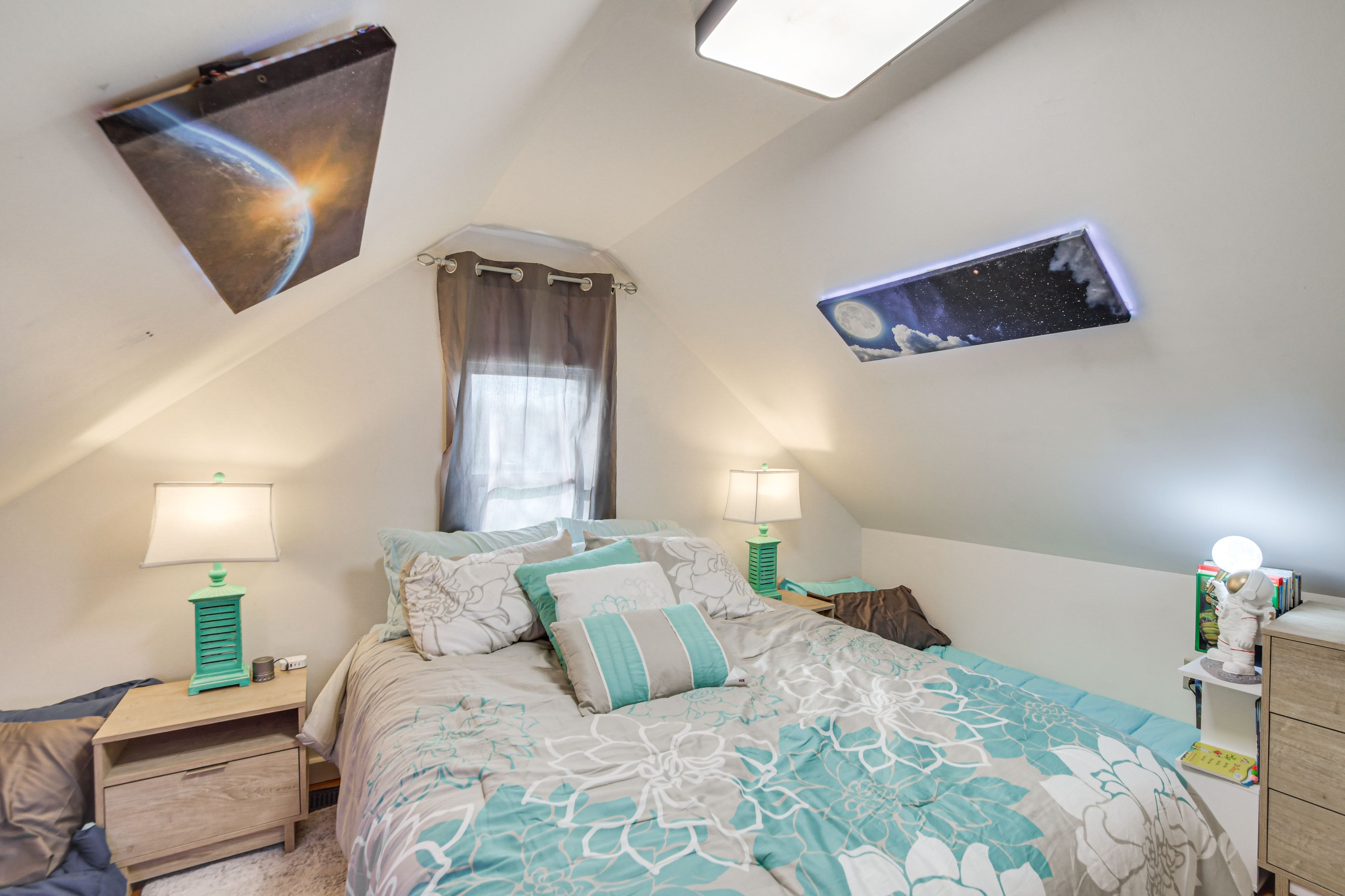 Bedroom 2 | Queen Bed | 2nd Floor | Linens Provided