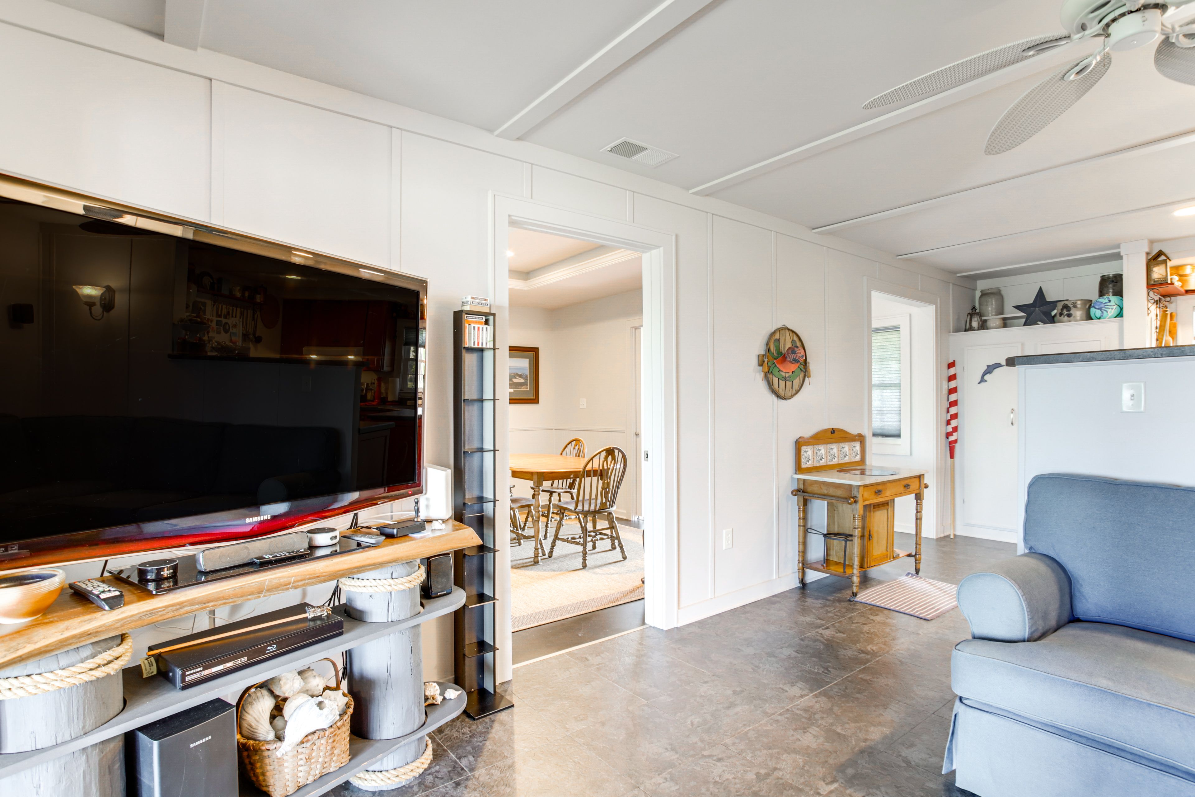 Sitting Area | Smart TV