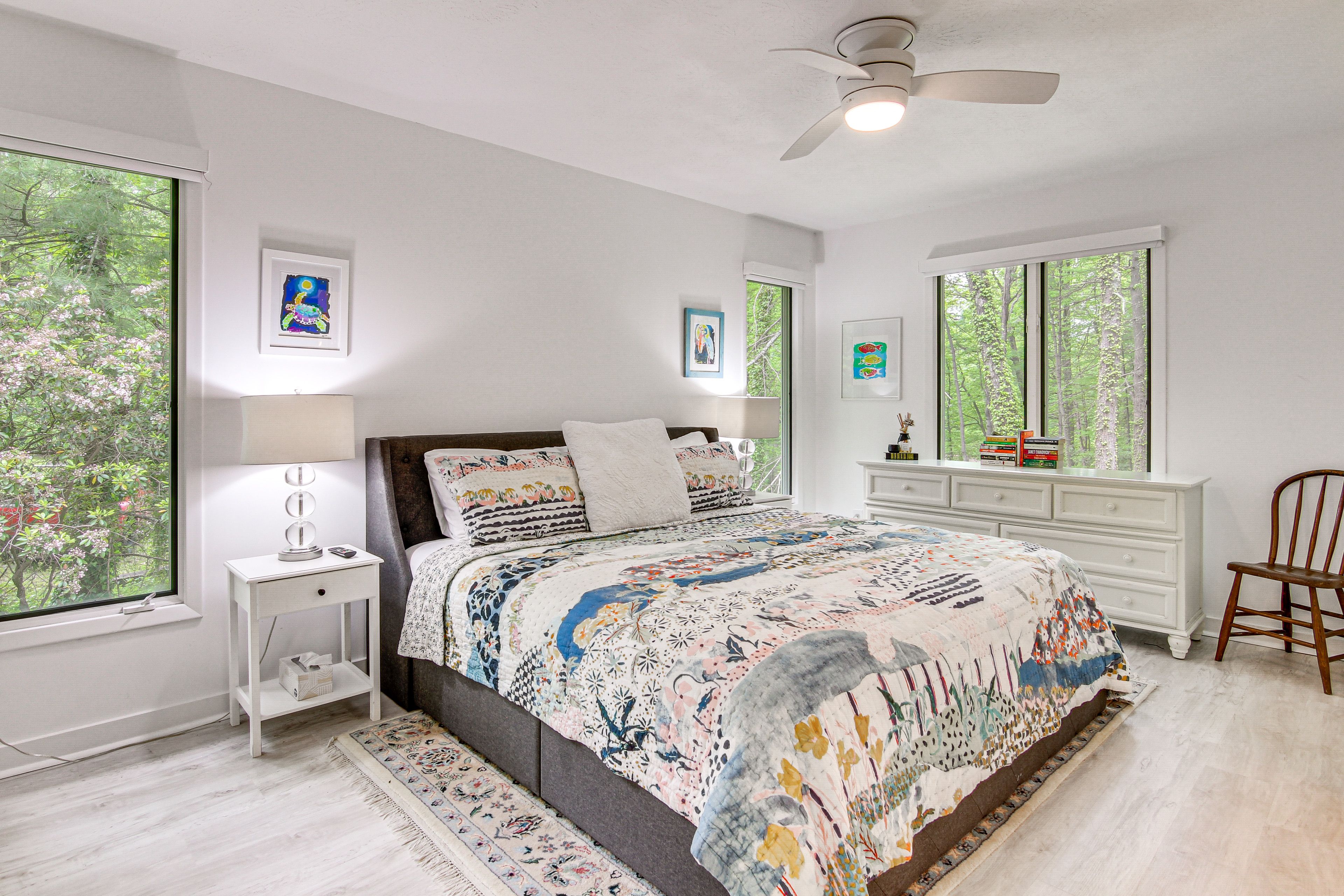 Bedroom 1 | King Bed | Linens & Towels Provided
