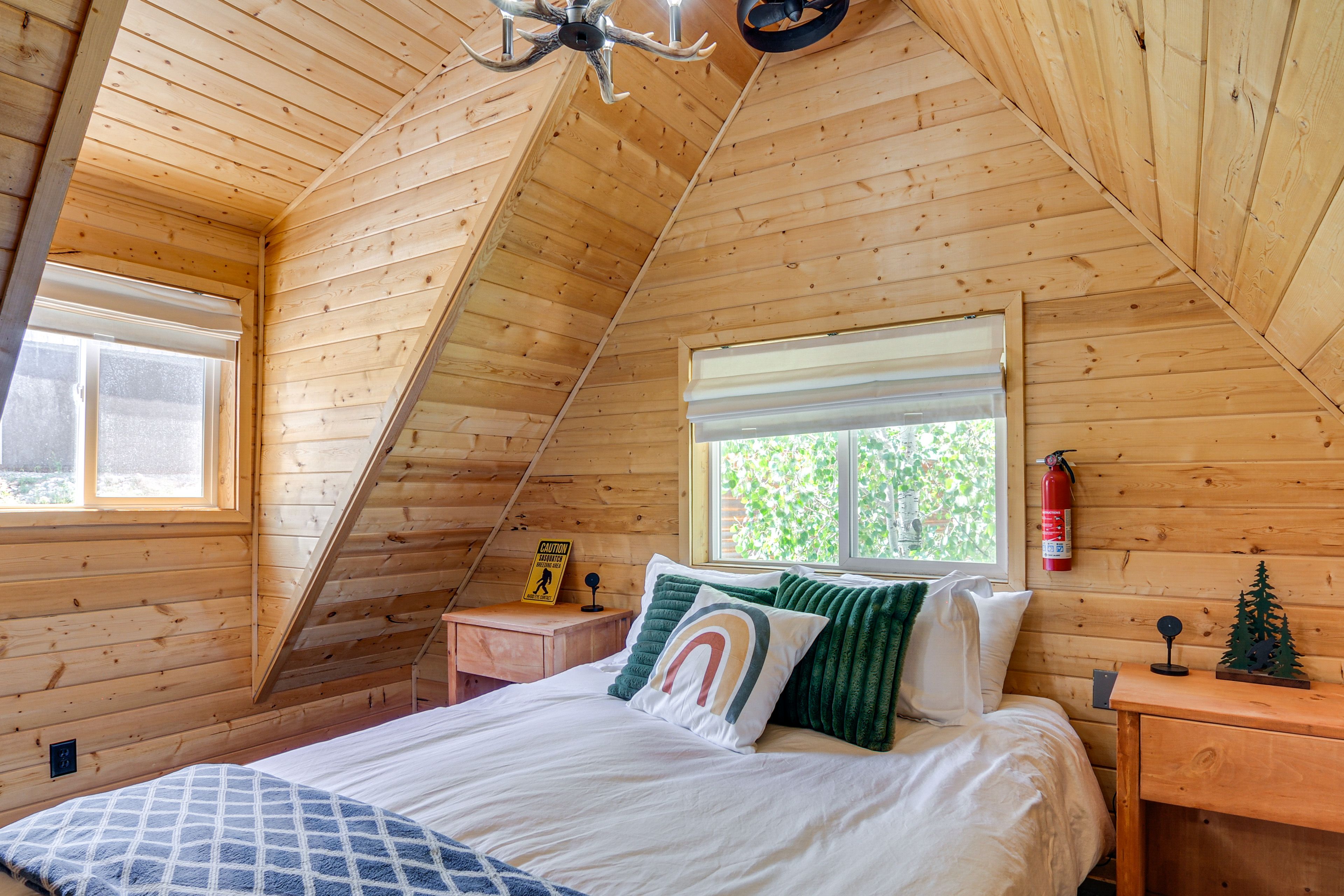 Bedroom 3 | Queen Bed | 2nd Floor