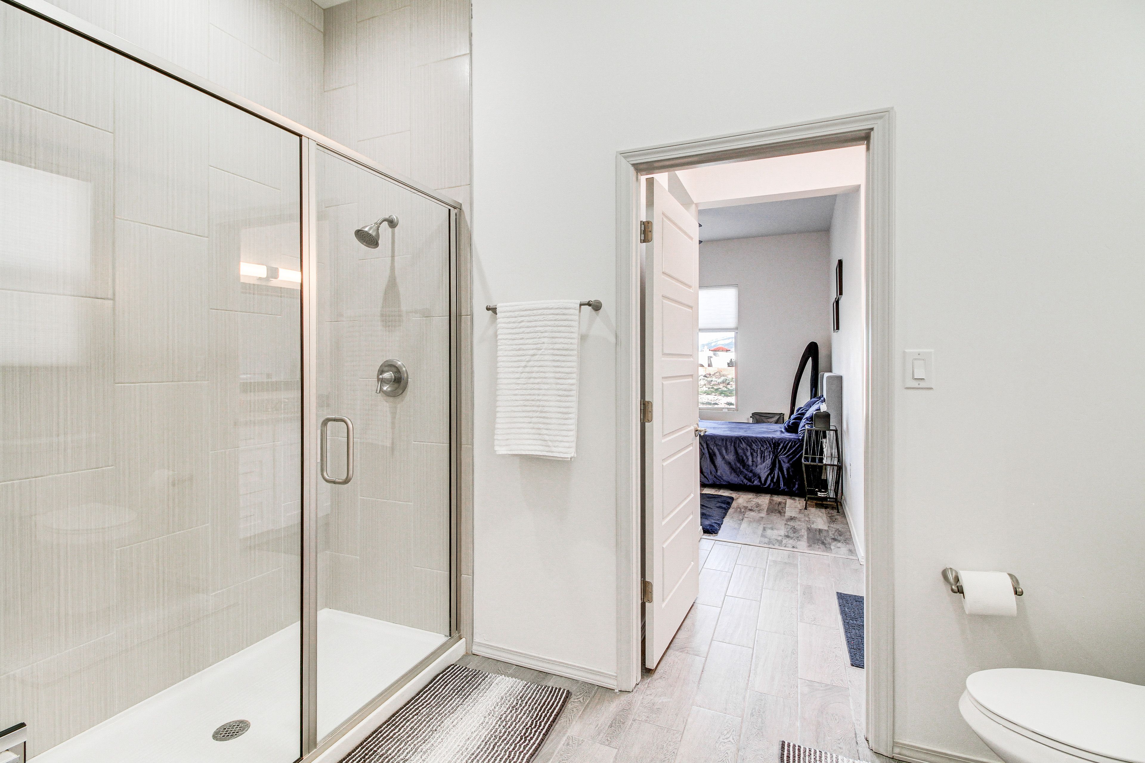 Full Bathroom | Complimentary Toiletries