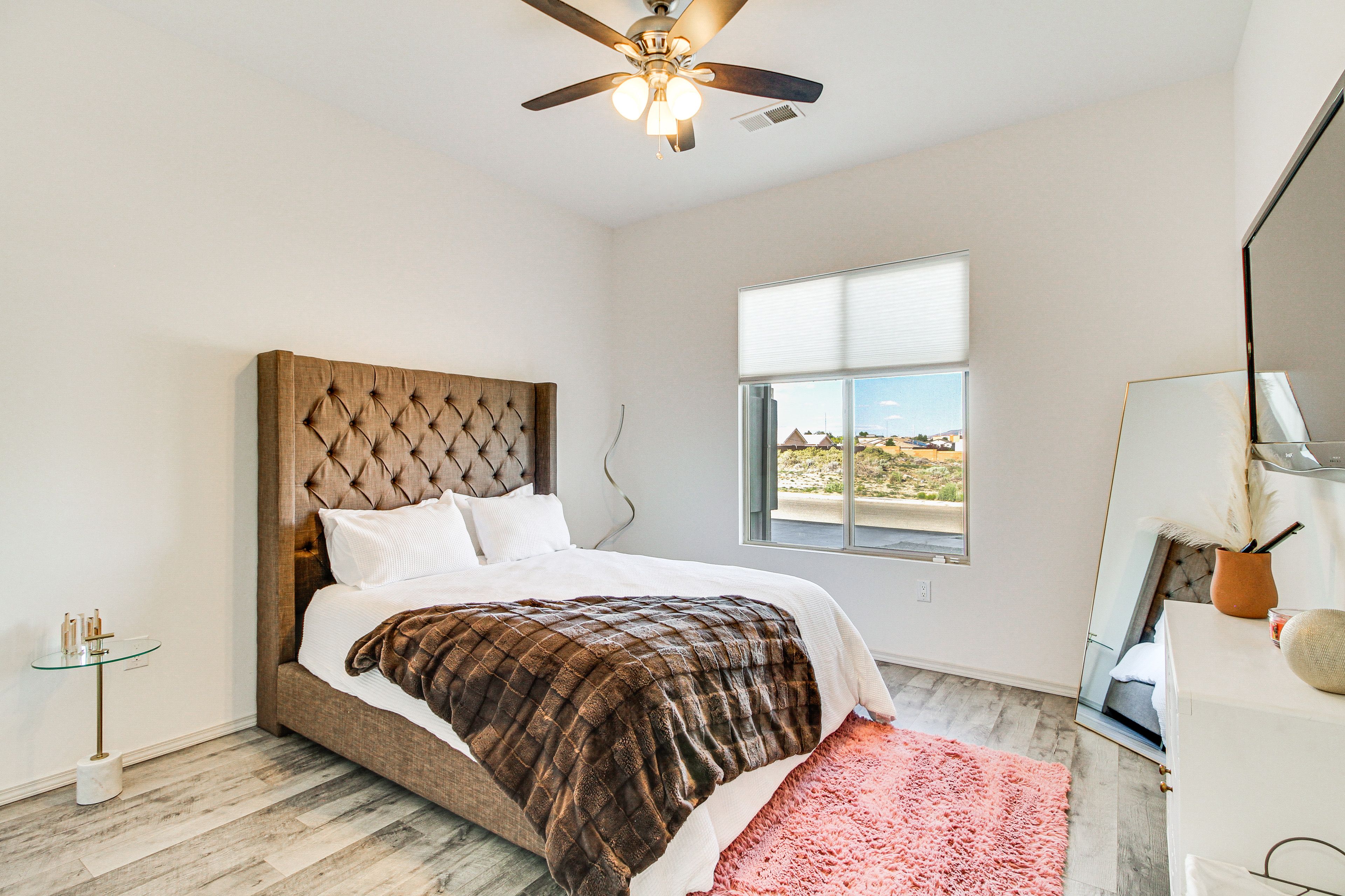 Bedroom 3 | Queen Bed | Smart TV