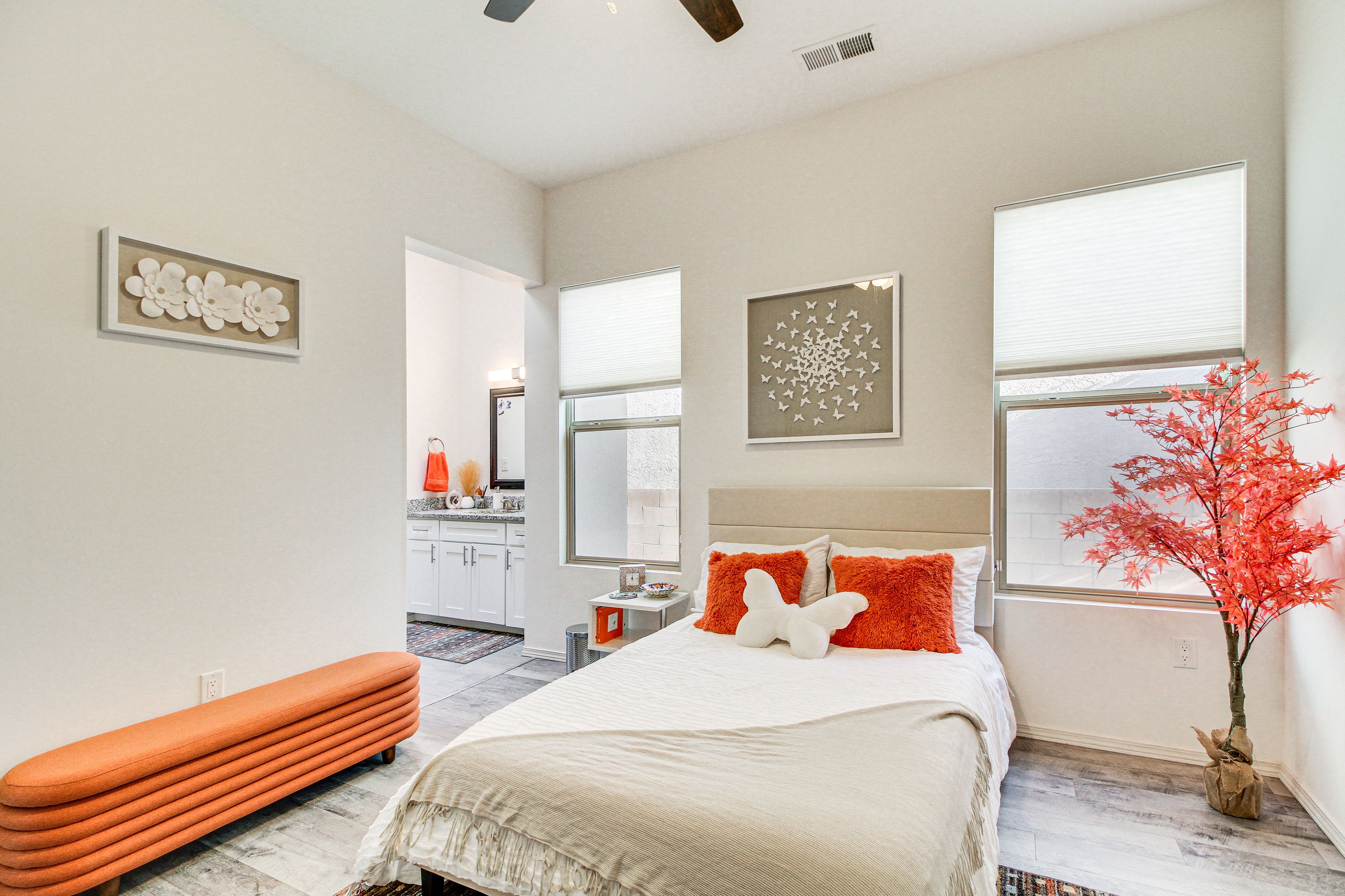 Bedroom 1 | Full Bed | Smart TV