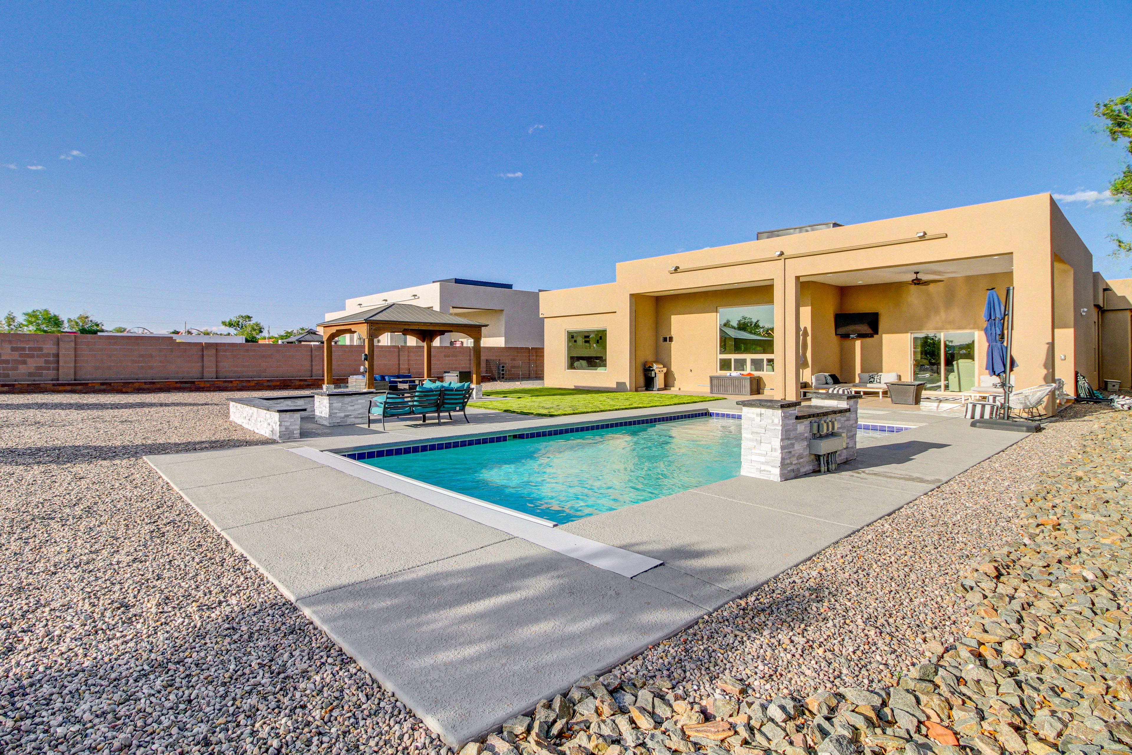 Rio Rancho Vacation Rental | 4BR | 3.5BA | Step-Free Entry | 3,200 Sq Ft