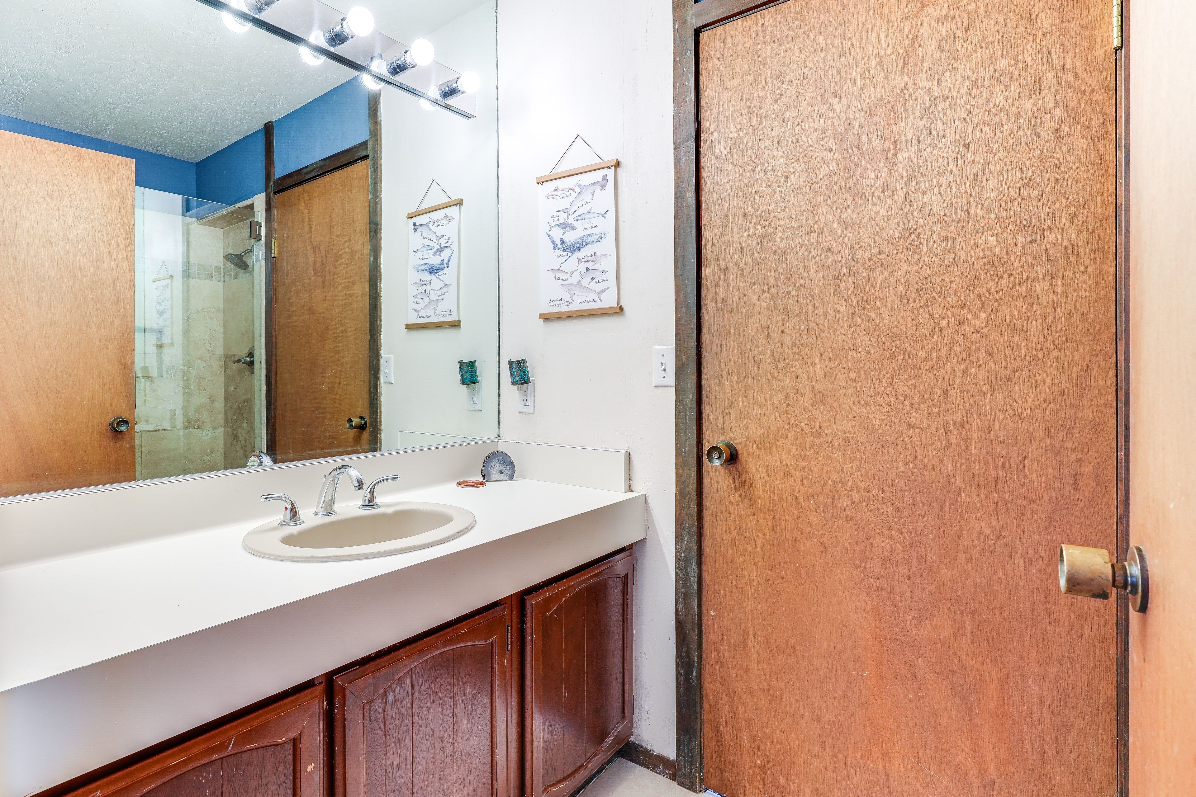 Full Bathroom | Main Level | Towels Provided