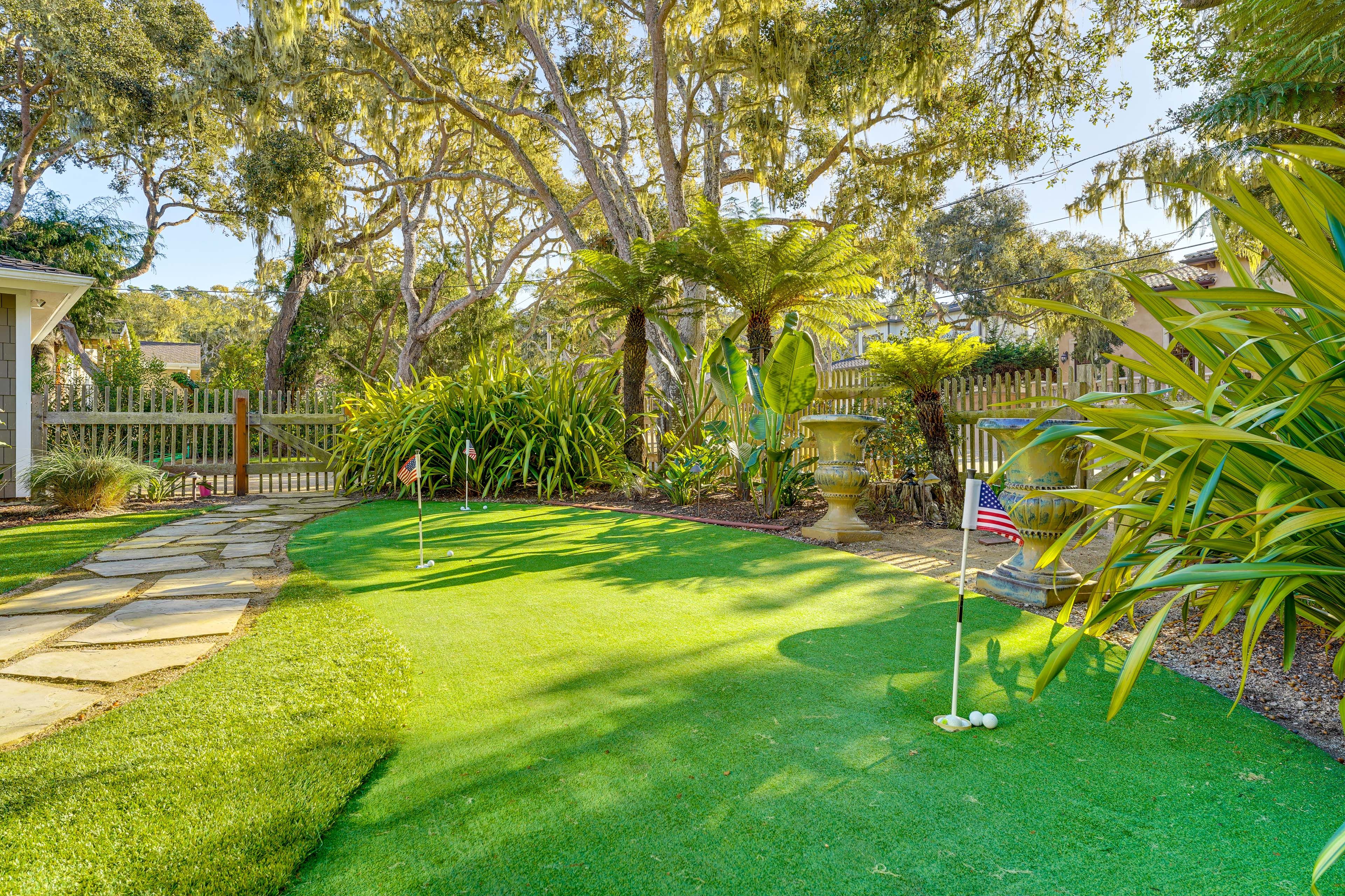 Mini Putting Green