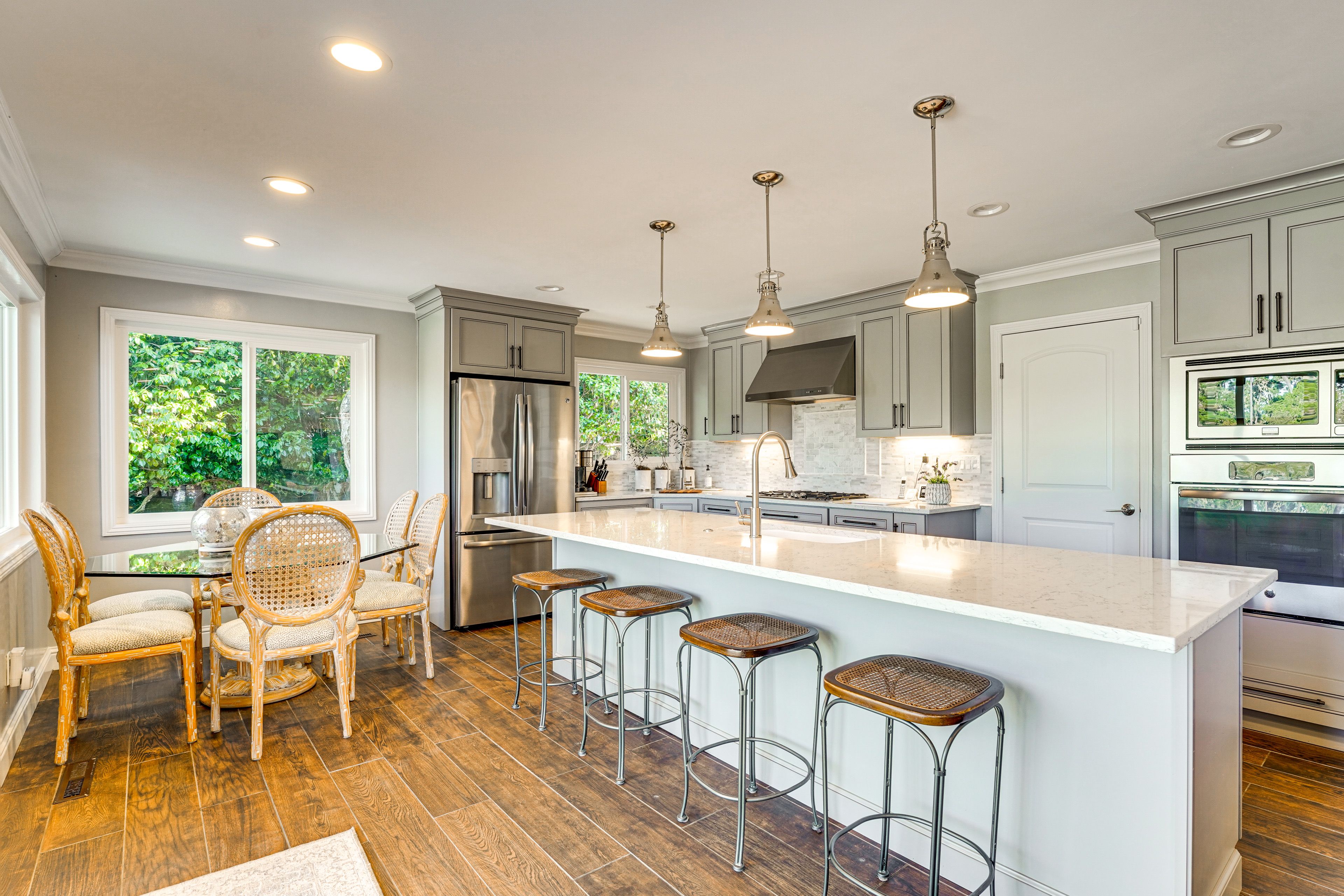Gourmet Kitchen | Dining Area | Dishware/Flatware Provided
