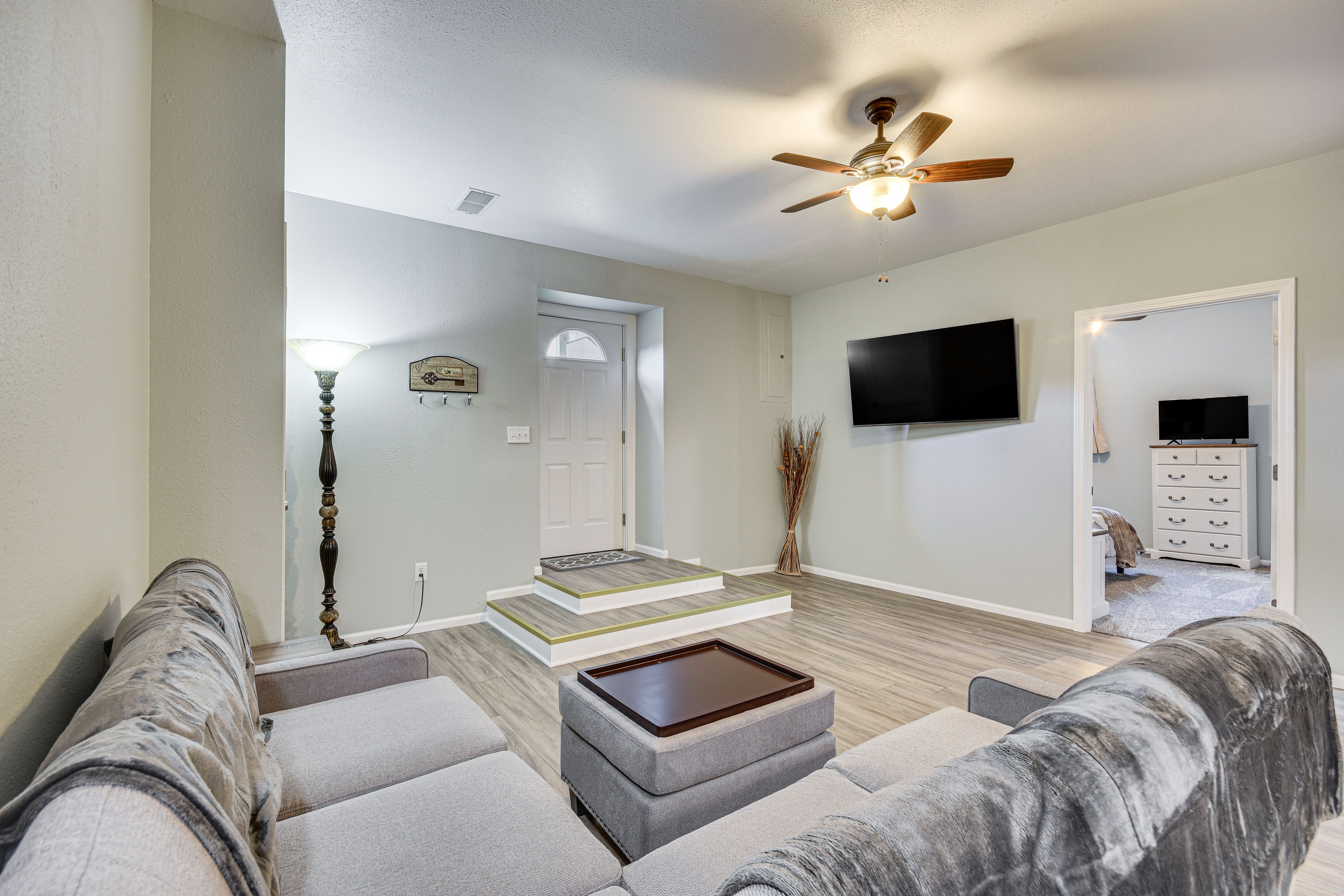 Living Room | Smart TV | Central A/C + Heating