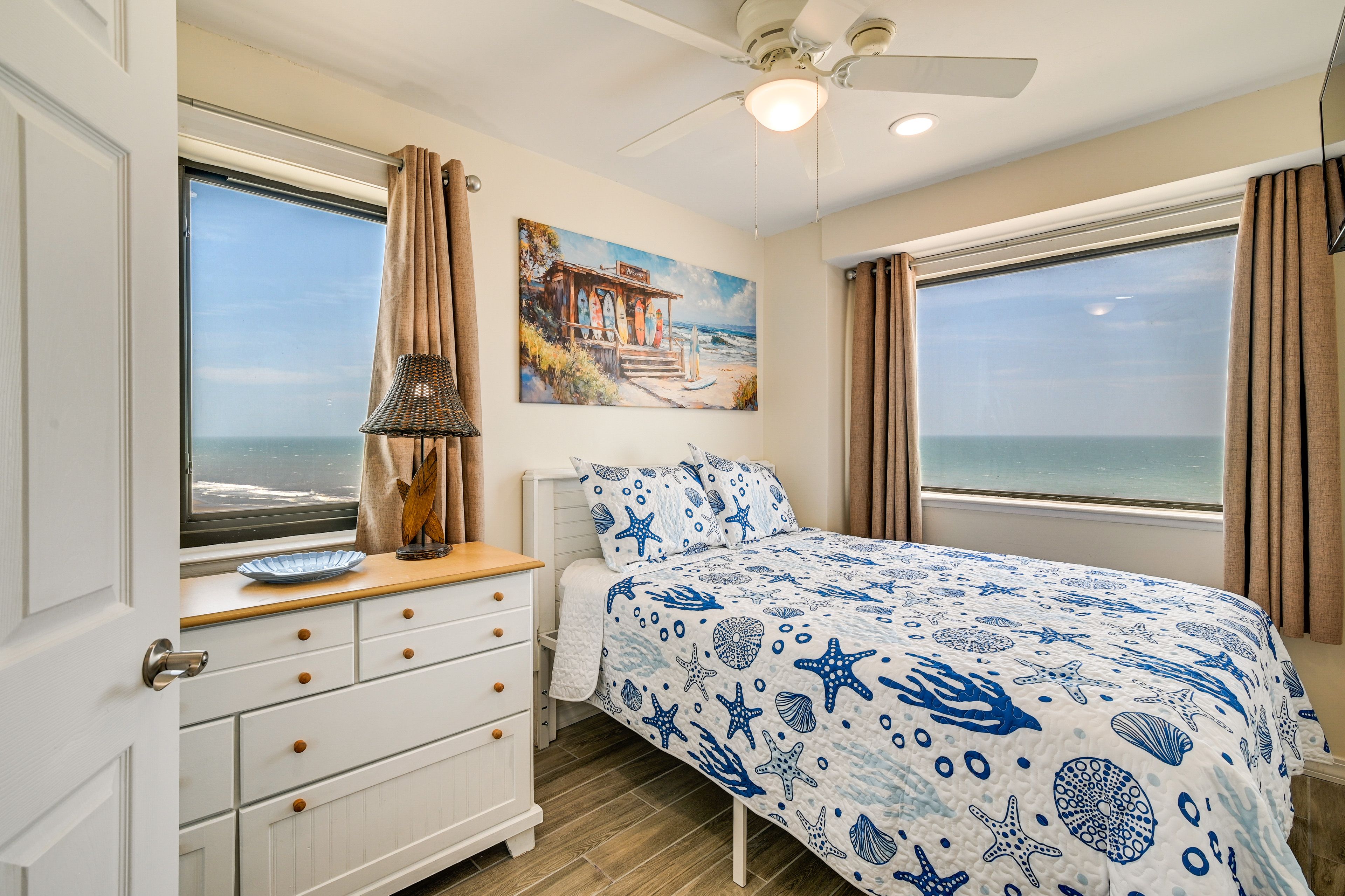 Bedroom 2 | Queen Bed