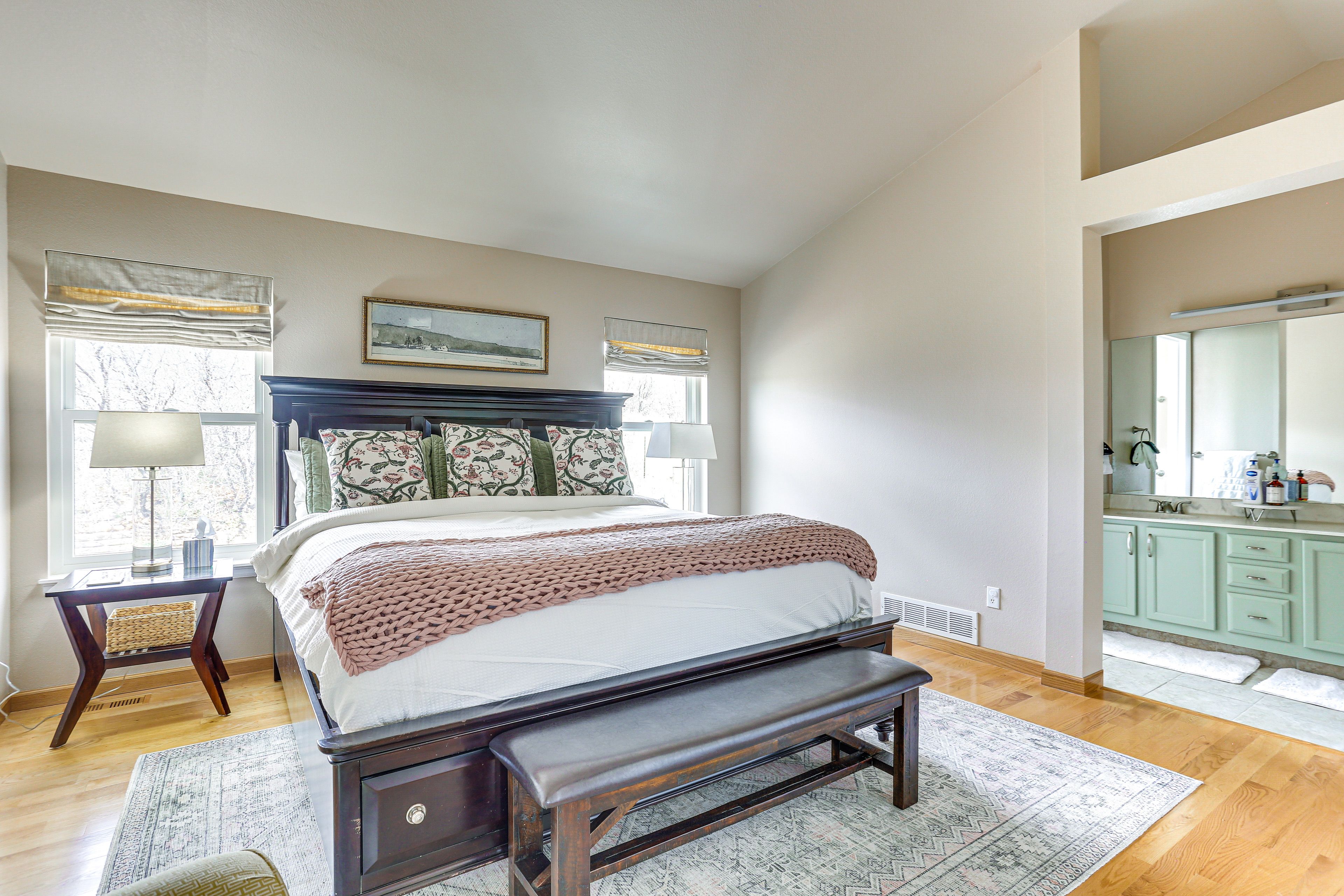 Bedroom 1 | Upper Level | King Bed | Linens Provided | Smart TV
