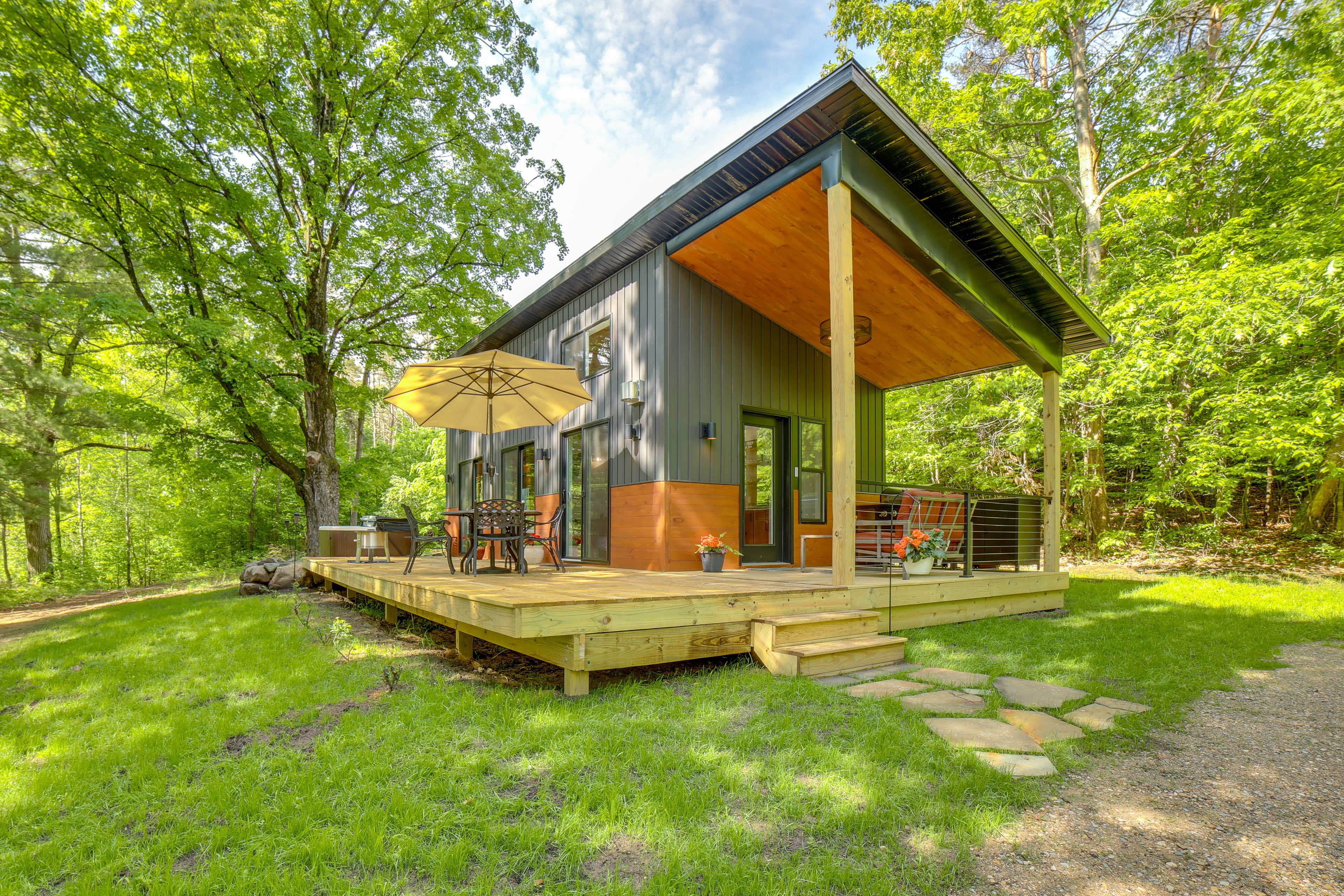 Hersey Vacation Rental | 1BR | 1BA | 500 Sq Ft | 3 Steps to Enter