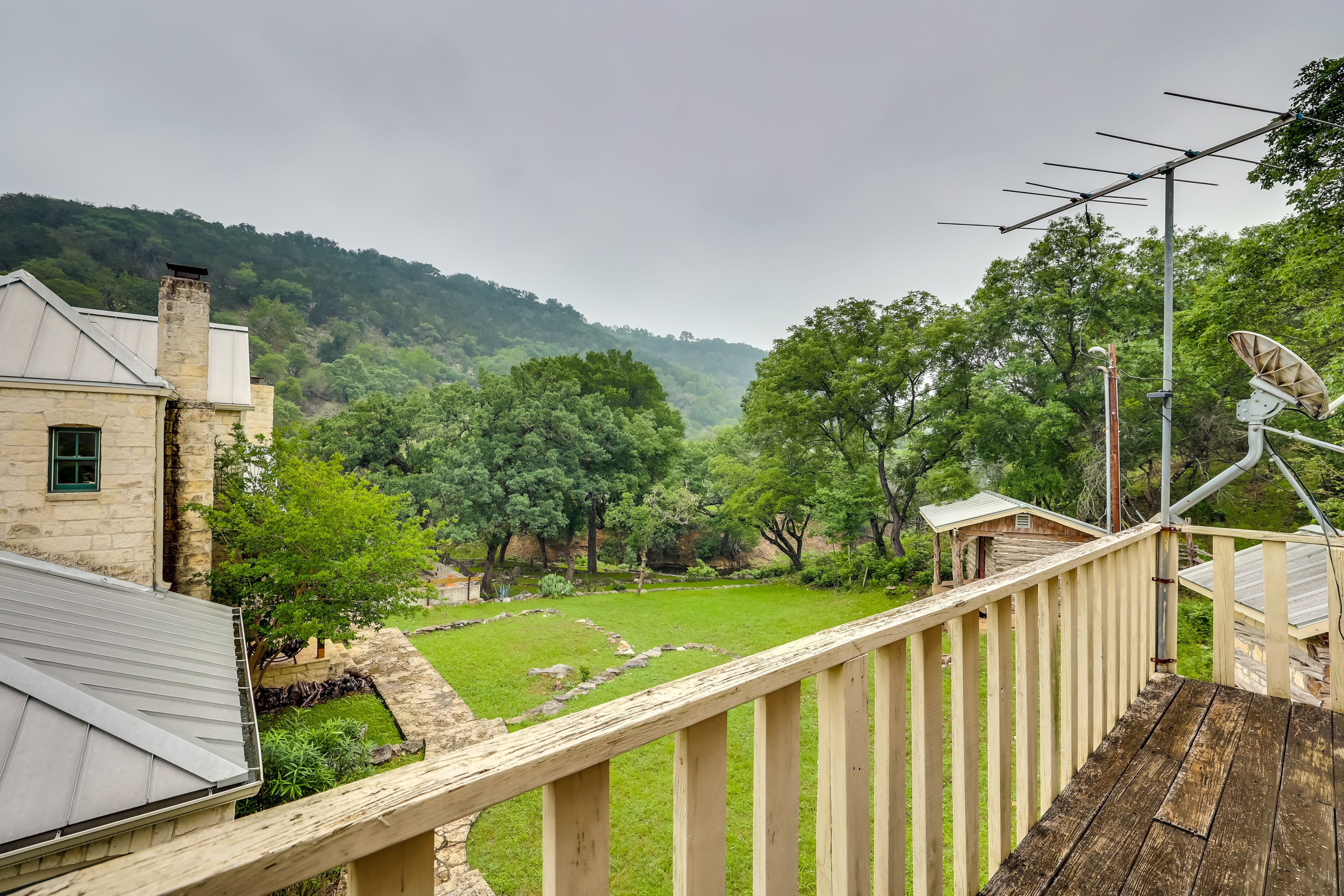 Balcony | Charcoal Grill | Fire Pit | Natural Surroundings