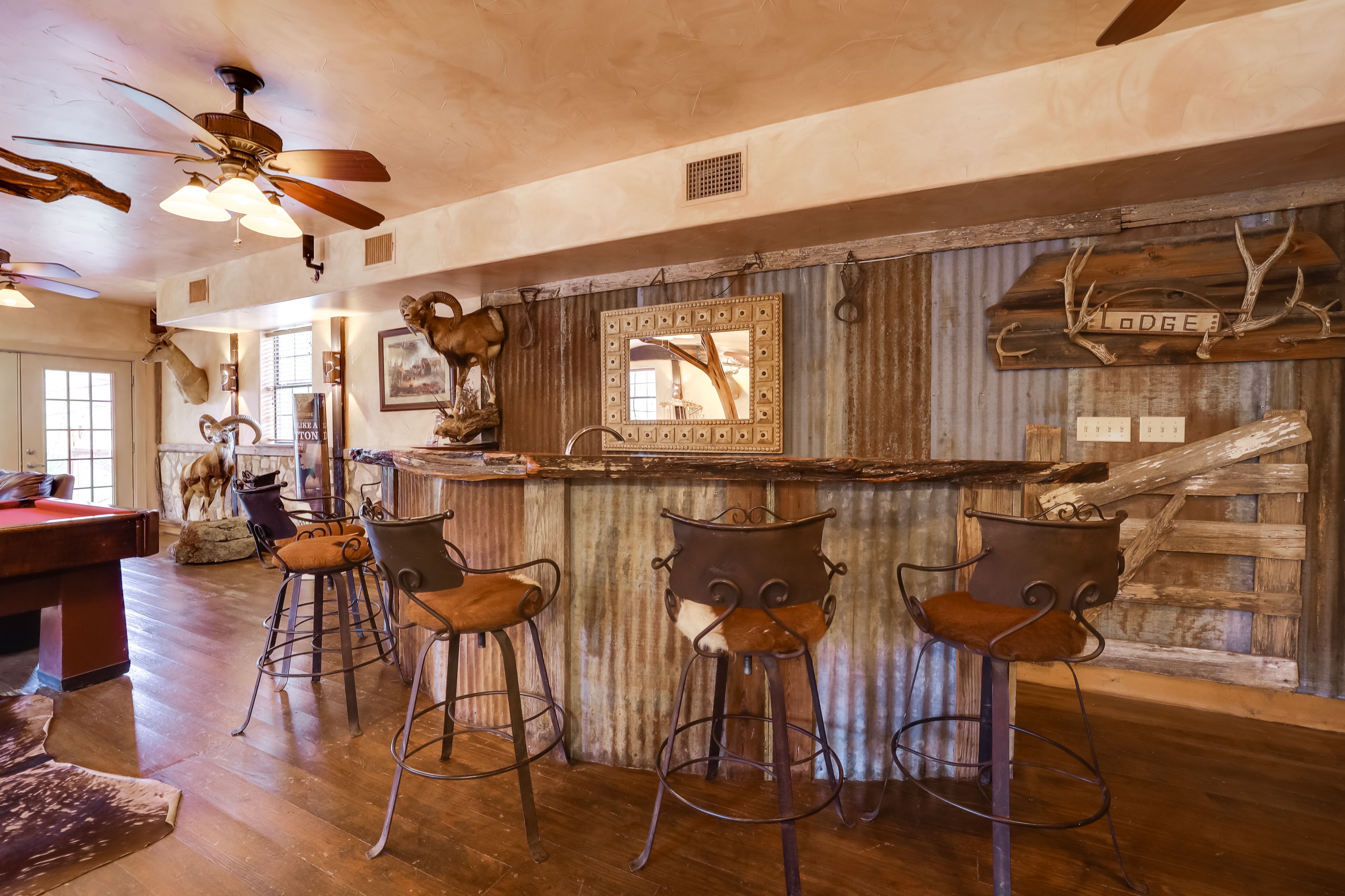 Wet Bar | 1st Floor