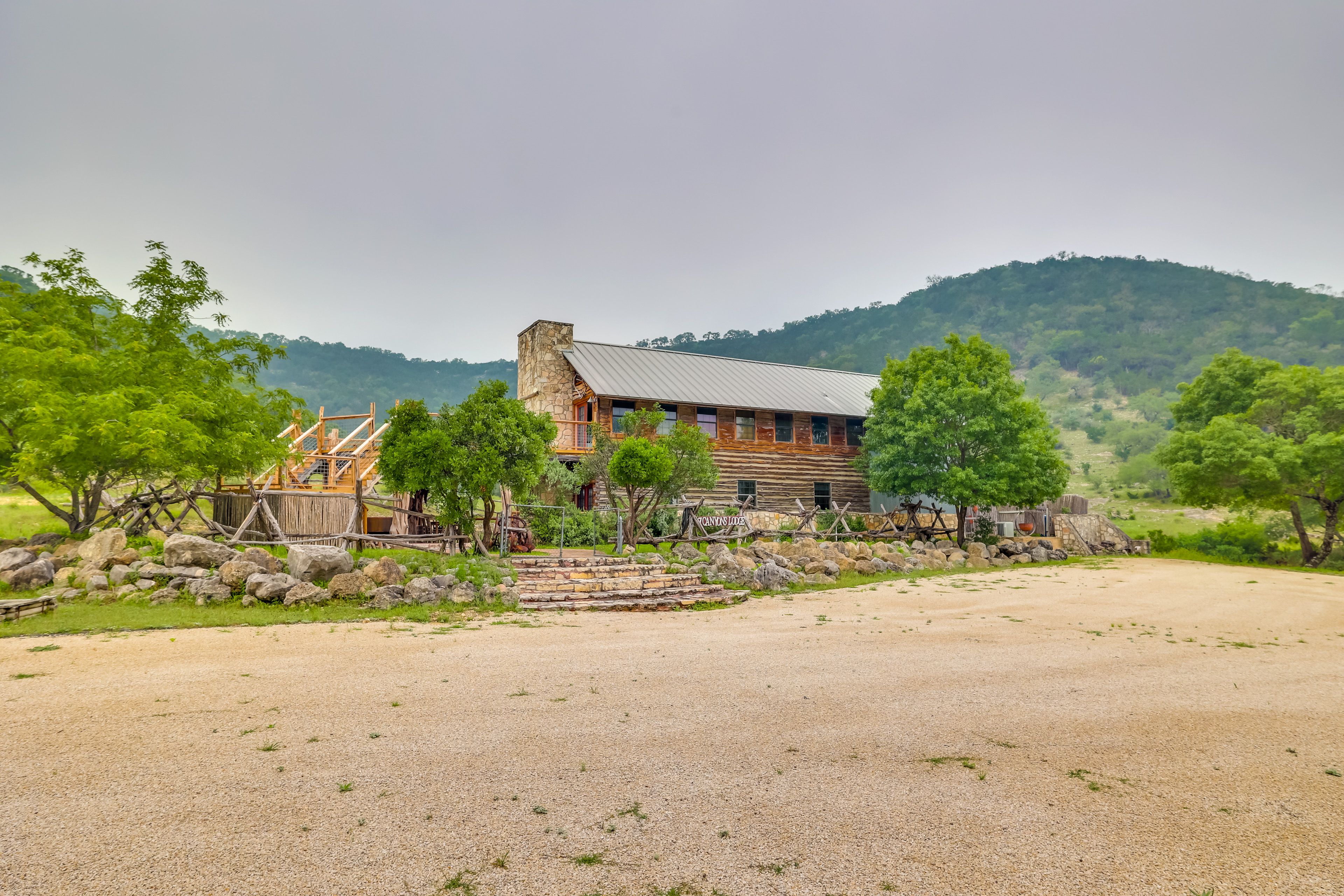 Tarpley Vacation Rental | 7BR | 8.5BA | 2,000 Sq Ft | Access Only By Stairs