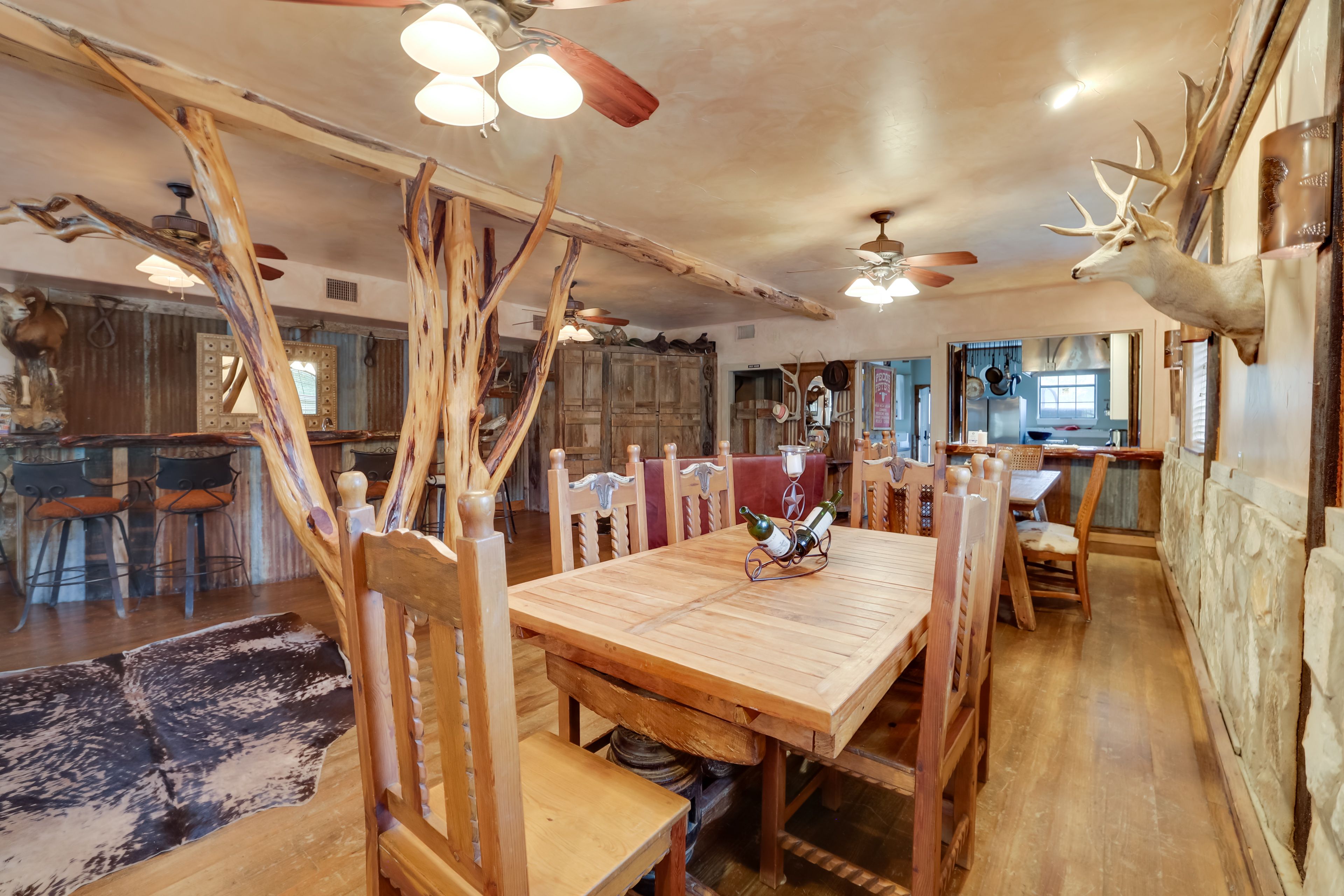 Dining Area | Dishware & Flatware Provided | Central A/C | 1st Floor